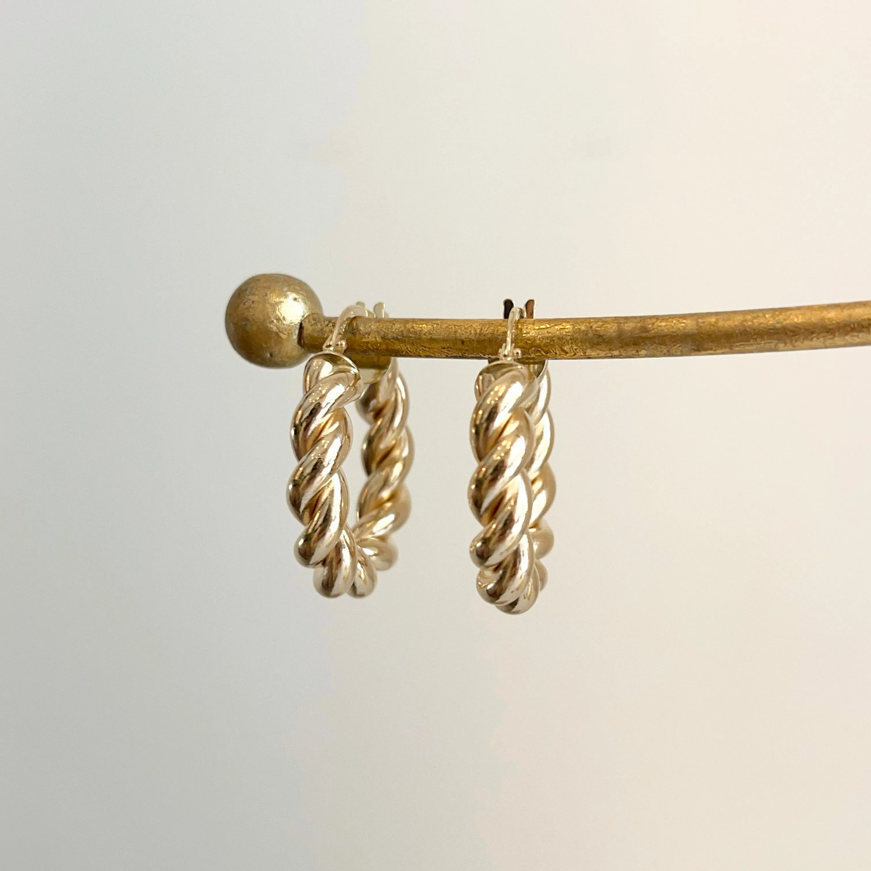 10KT Yellow Gold Twisted Tube Round Hoop Earrings 24mm