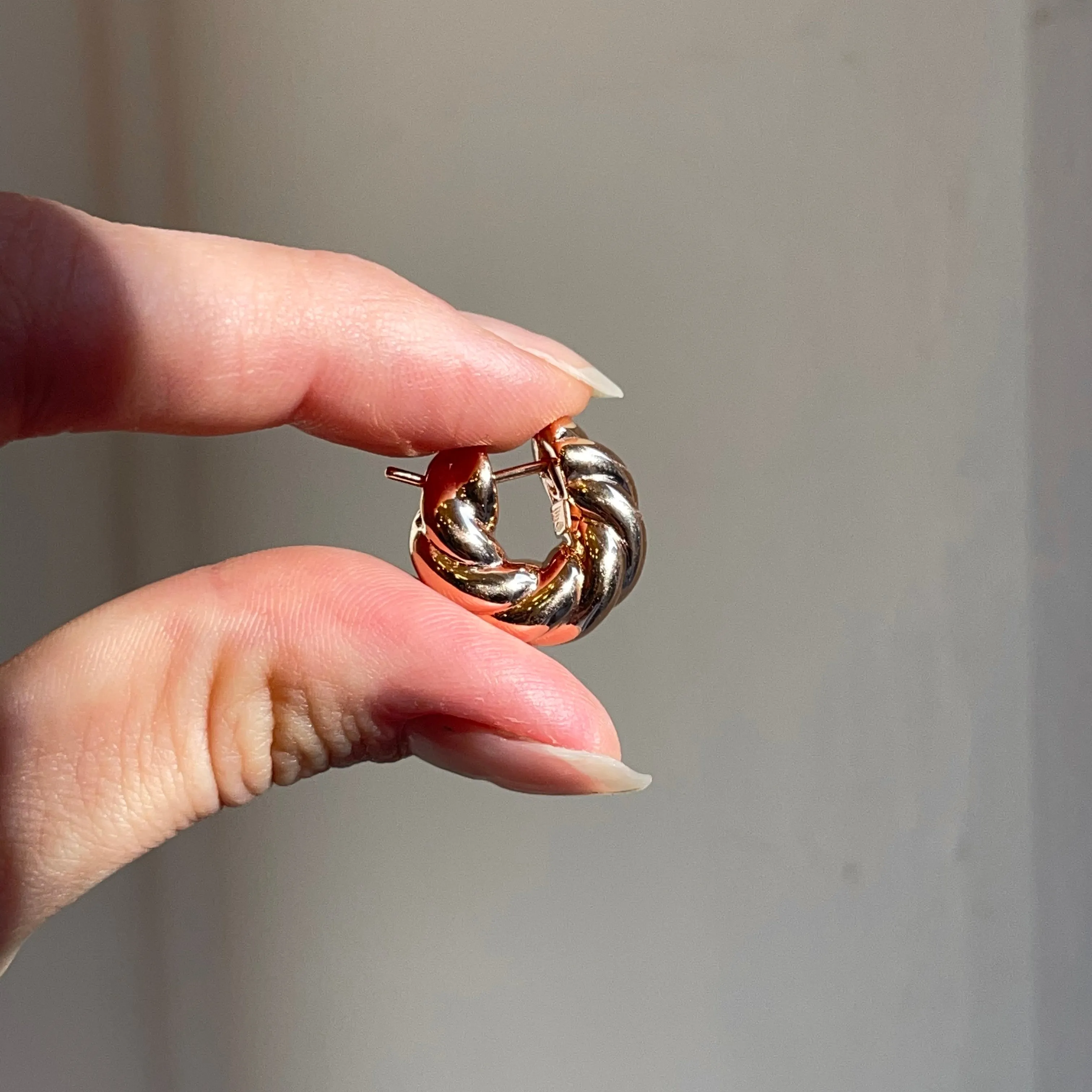 14KT Rose Gold Chunky Twisted Huggie Hoop Earrings 19mm