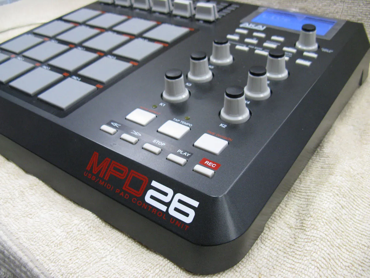 Akai MPD26 USB/Midi Pad Controller