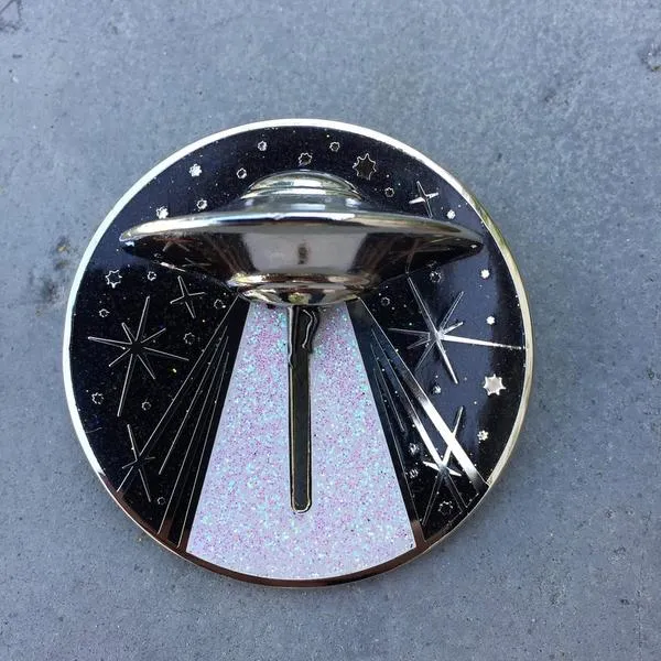 Alien Abduction Jumbo Action Pin
