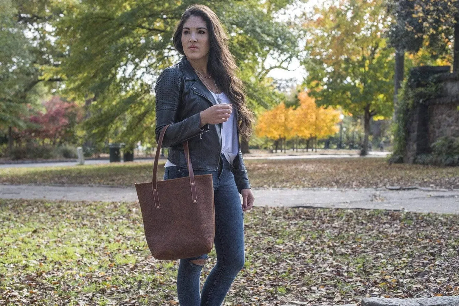 AVERY LEATHER TOTE BAG - SLIM MEDIUM - GRAPE BISON
