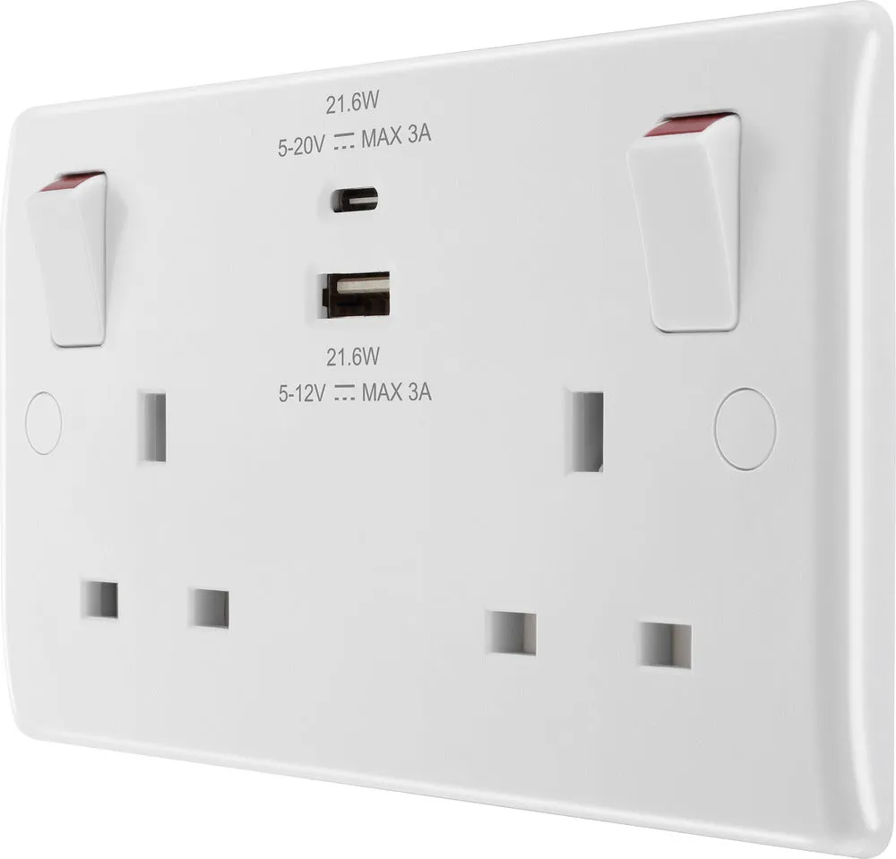 BG 822UAC22 White Round Edge 13A Double Switched Power Socket   USB A C (22W)