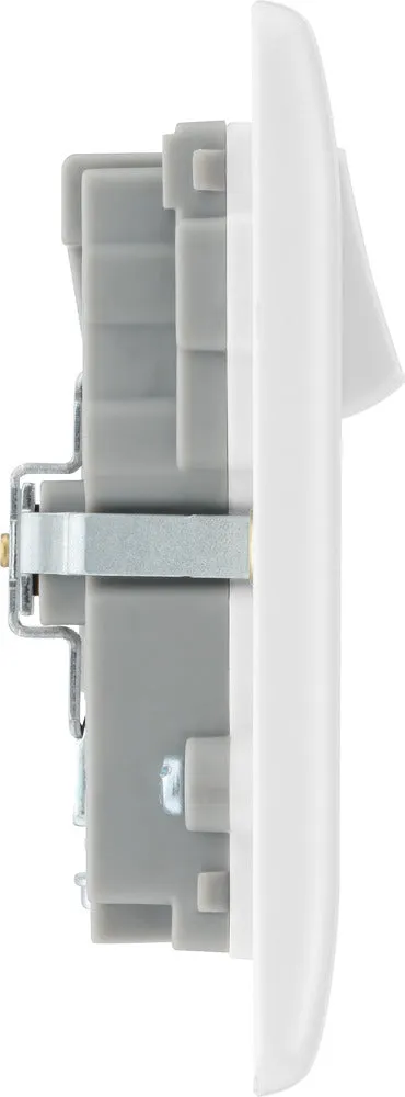 BG 822UAC22 White Round Edge 13A Double Switched Power Socket   USB A C (22W)