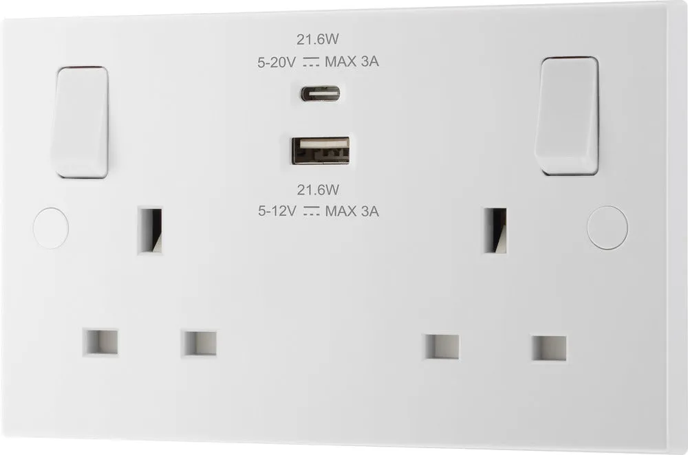 BG 922UAC22 White Square Edge 13A Double Switched Power Socket   USB A C (22W)