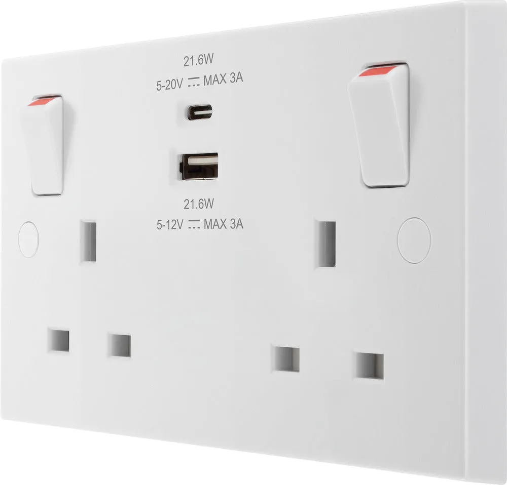 BG 922UAC22 White Square Edge 13A Double Switched Power Socket   USB A C (22W)