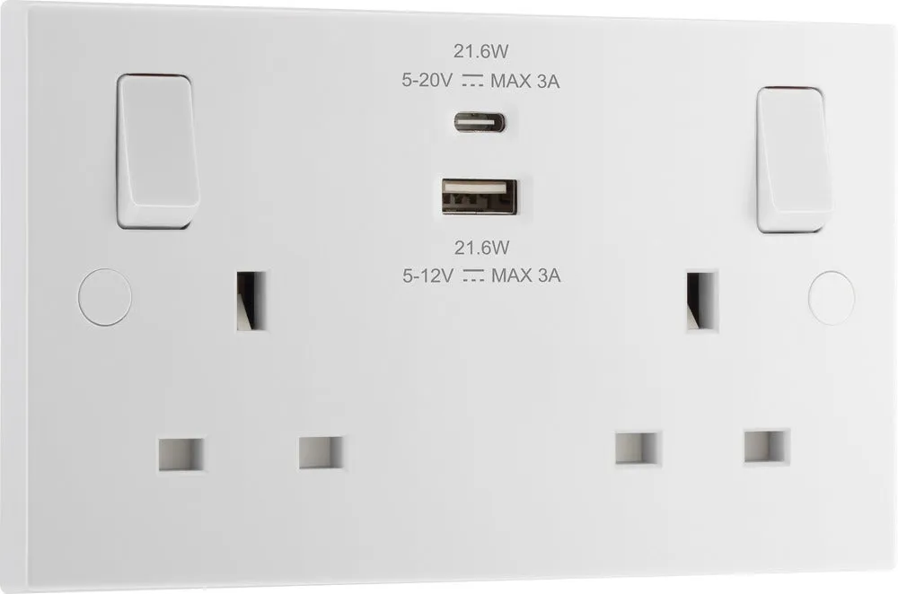 BG 922UAC22 White Square Edge 13A Double Switched Power Socket   USB A C (22W)