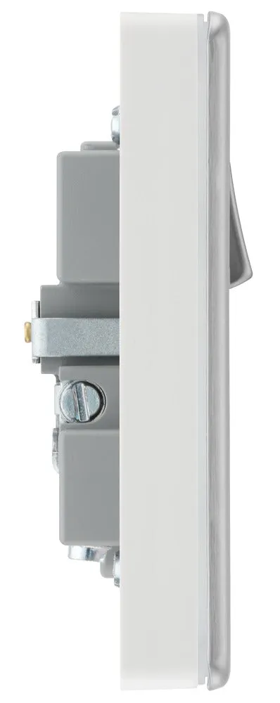 BG FBS21UAC18W Flatplate Screwless 13A Single Switched Power Socket   USB A C (18W) - Brushed Steel   White Insert