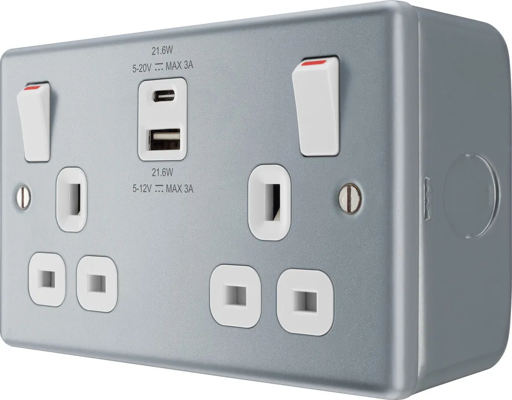 BG MC522UAC22 Metal Clad 13A Double Switched Power Socket   USB A C (22W)
