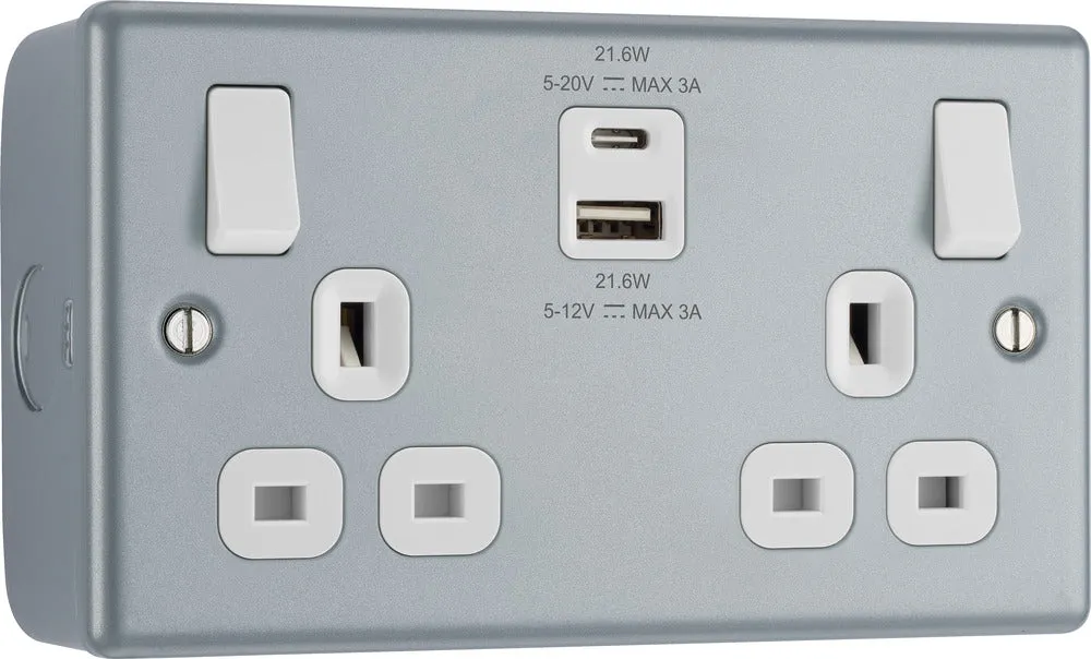 BG MC522UAC22 Metal Clad 13A Double Switched Power Socket   USB A C (22W)
