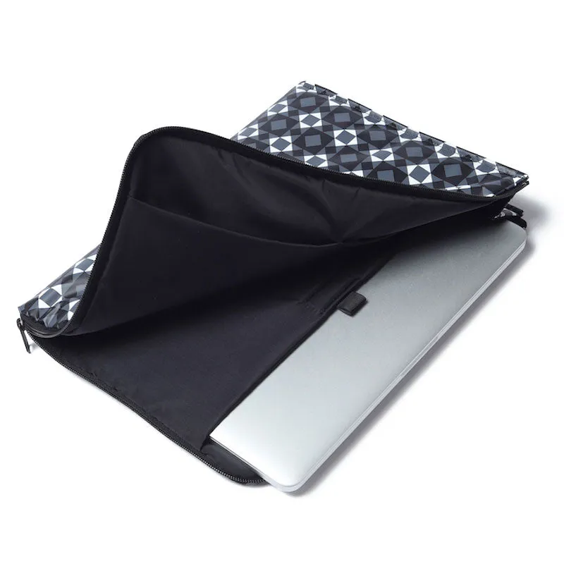 CLUTCH BAG