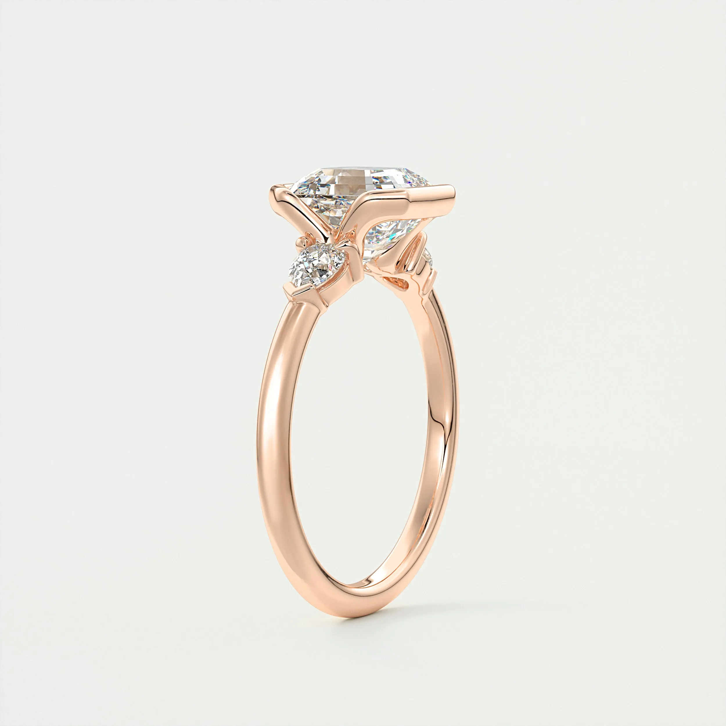 Clutch Three Stone | Asscher & Pears