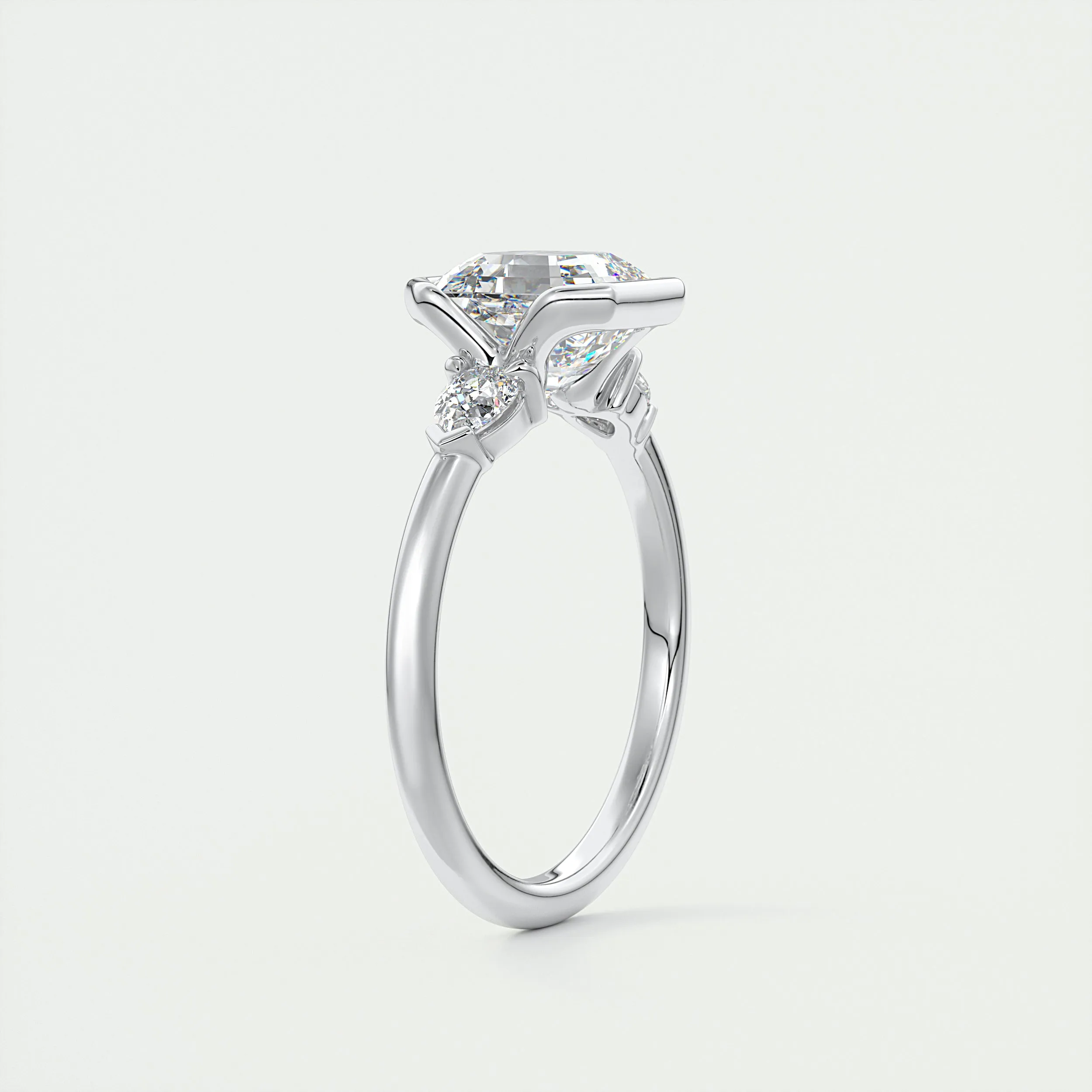 Clutch Three Stone | Asscher & Pears