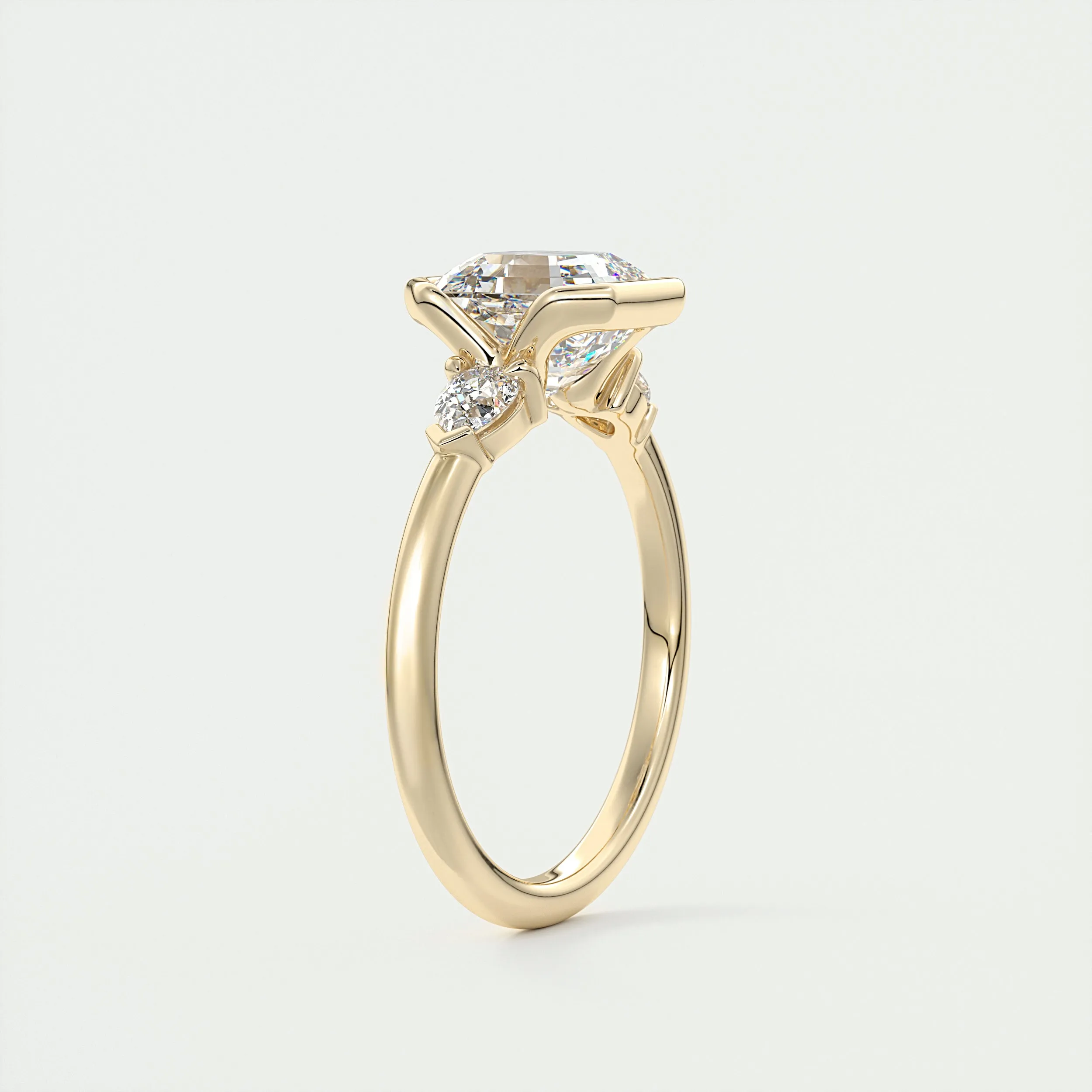 Clutch Three Stone | Asscher & Pears