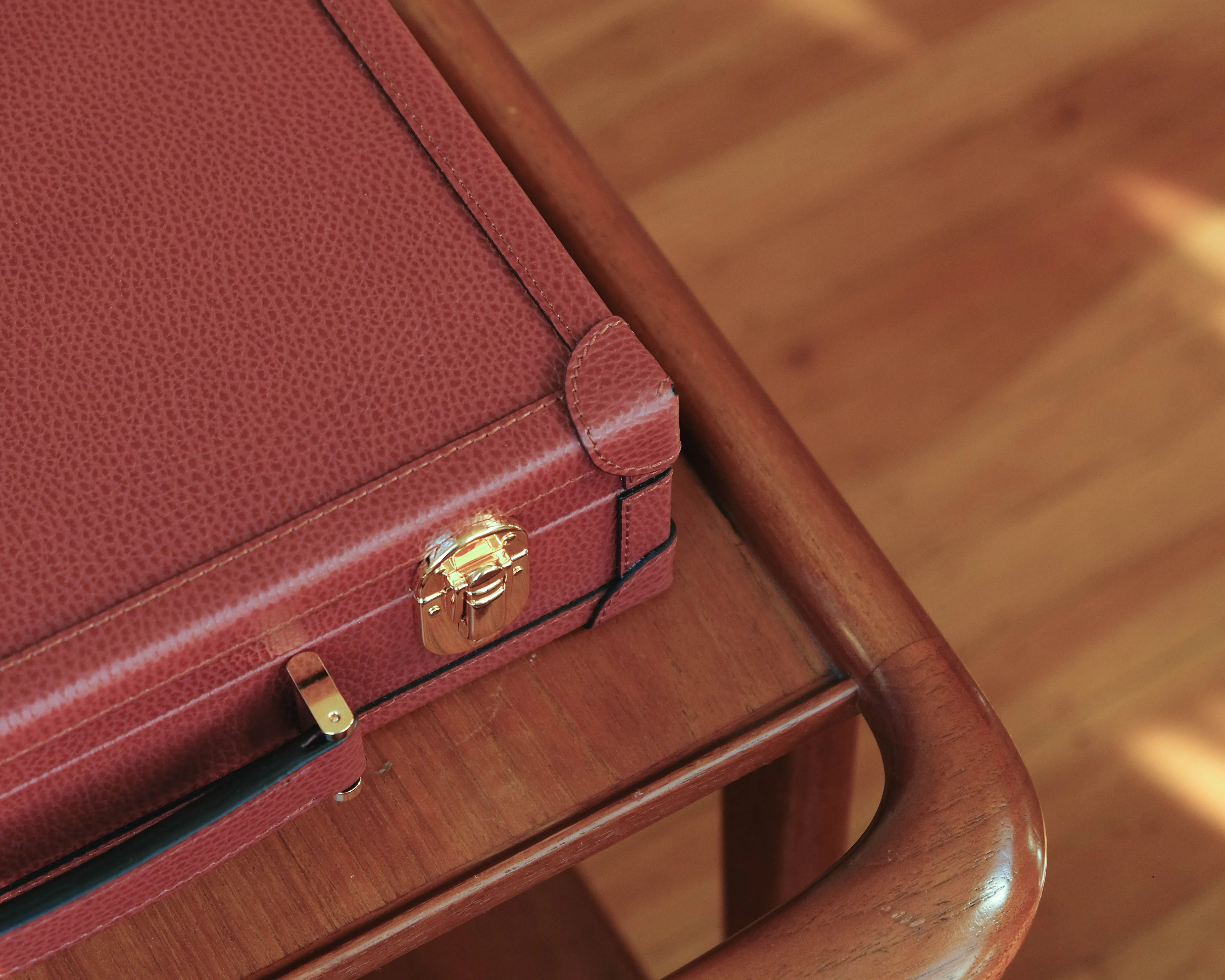 Eyewear Briefcase in Cedar