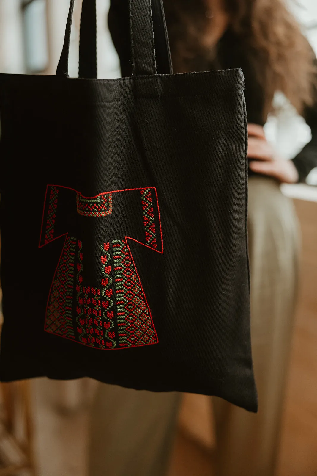 Hand-embroidered Thobe Tote Bag (Double-Sided)