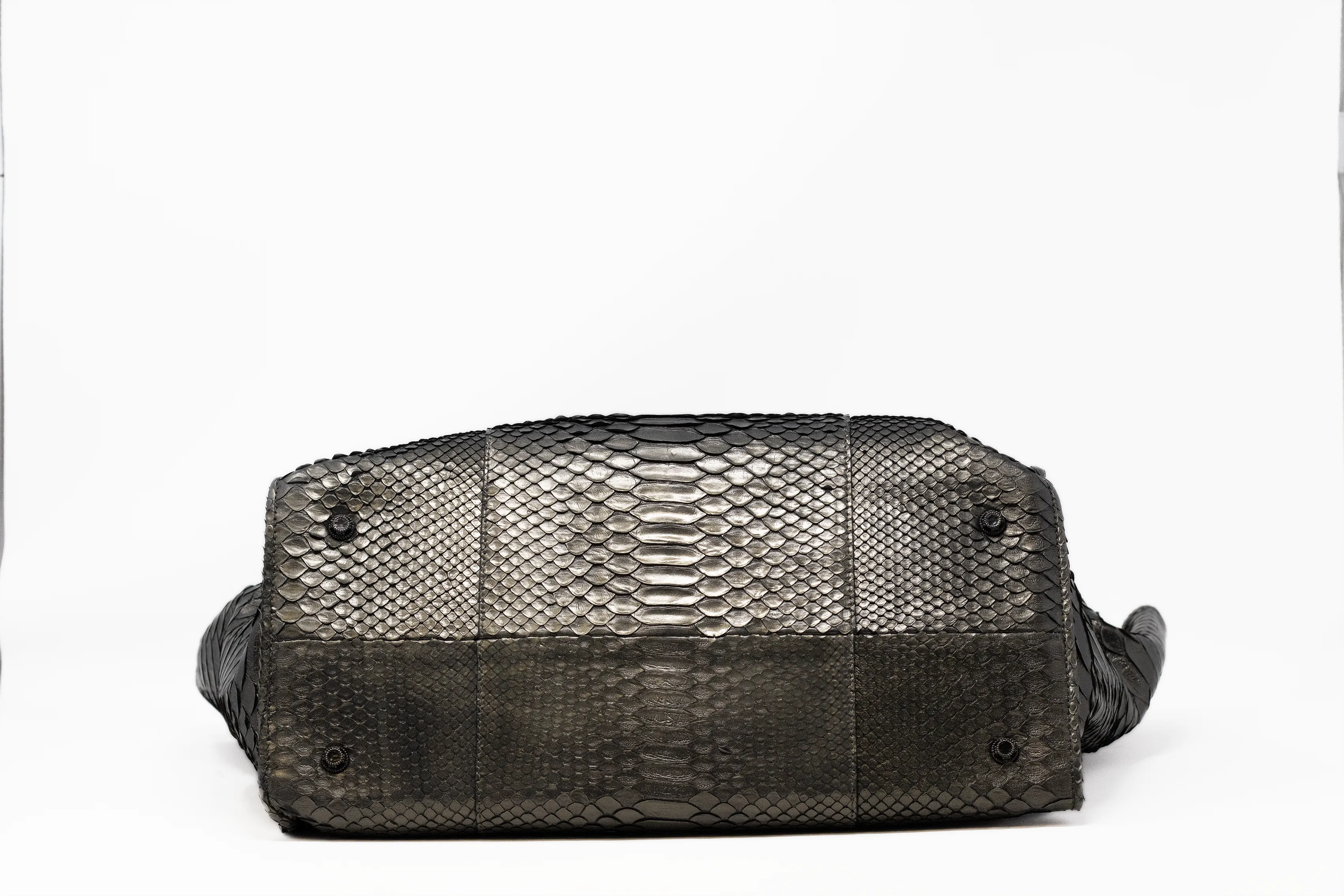 HANDBAG LARGE E/W TOTE IN GUNMETAL PYTHON