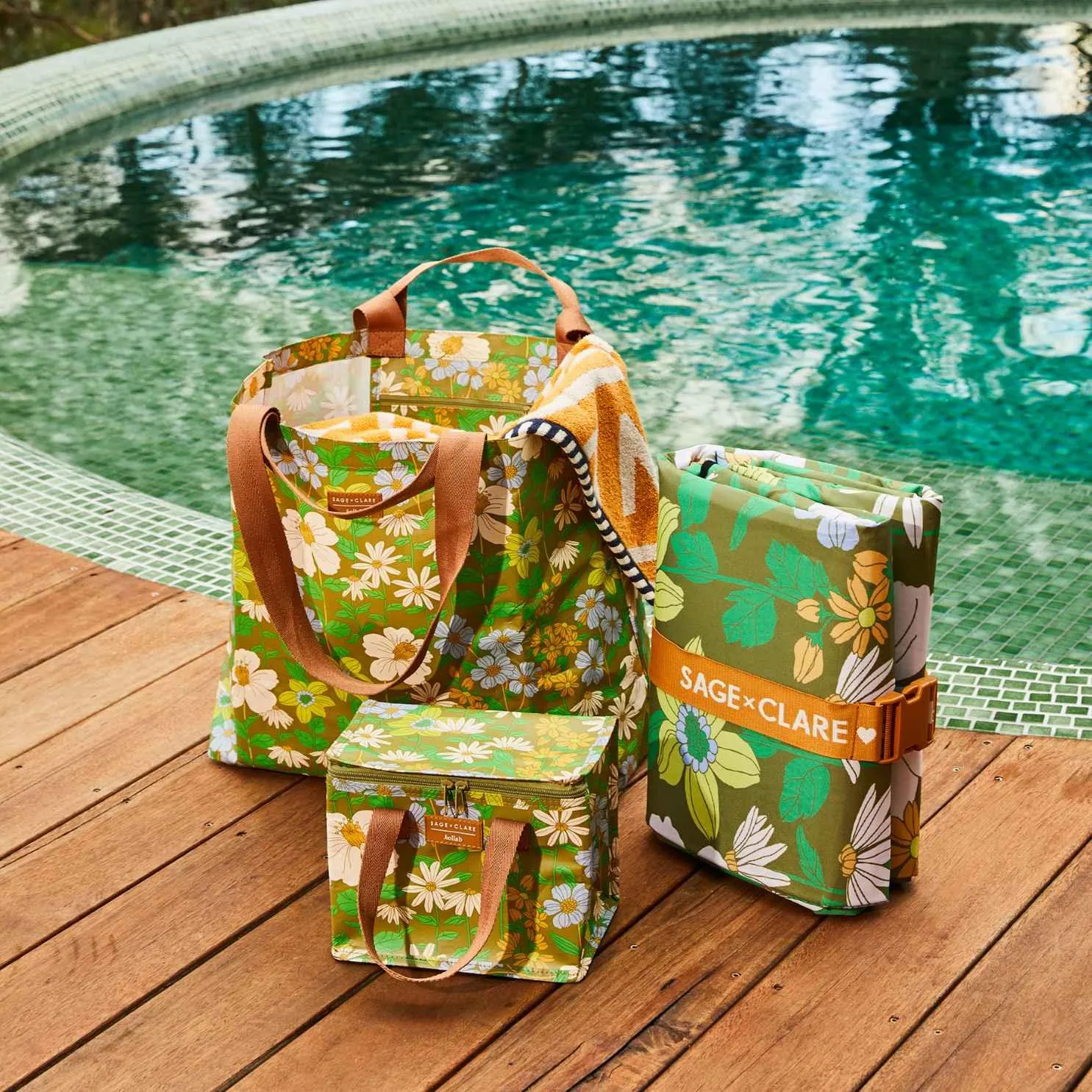 KOLLAB SHOPPER TOTE SAGE X CLARE & KOLLAB FLORIA