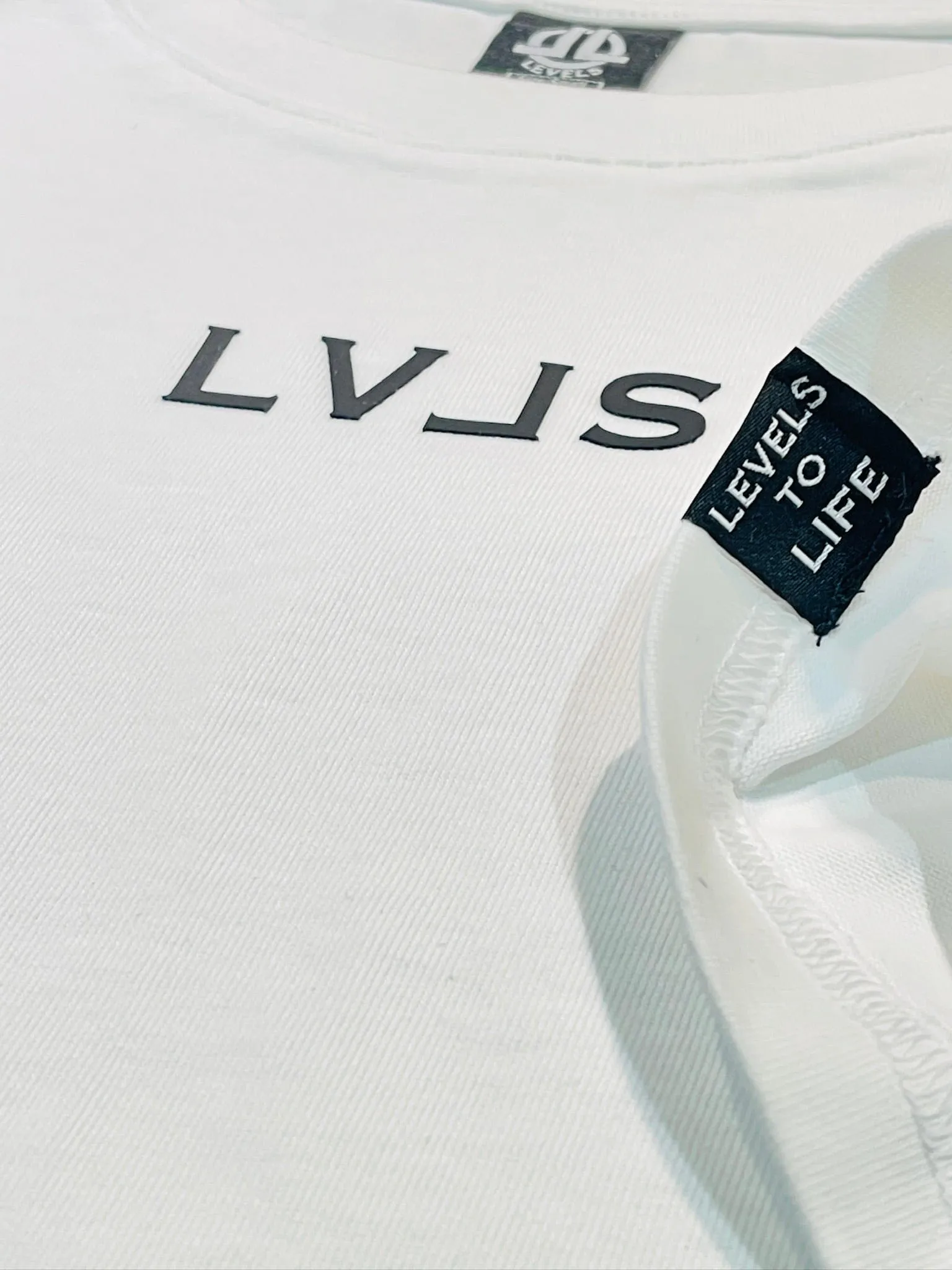 LEVELS OVERSIZED CROP TEE | WHITE