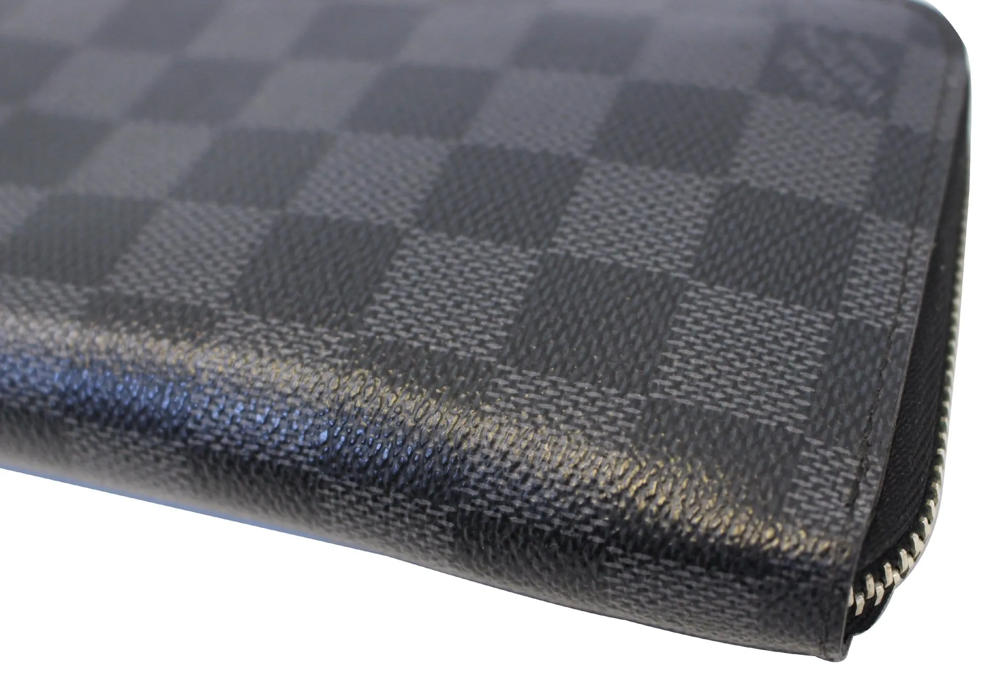 LOUIS VUITTON Damier Graphite Vertical Zippy Wallet