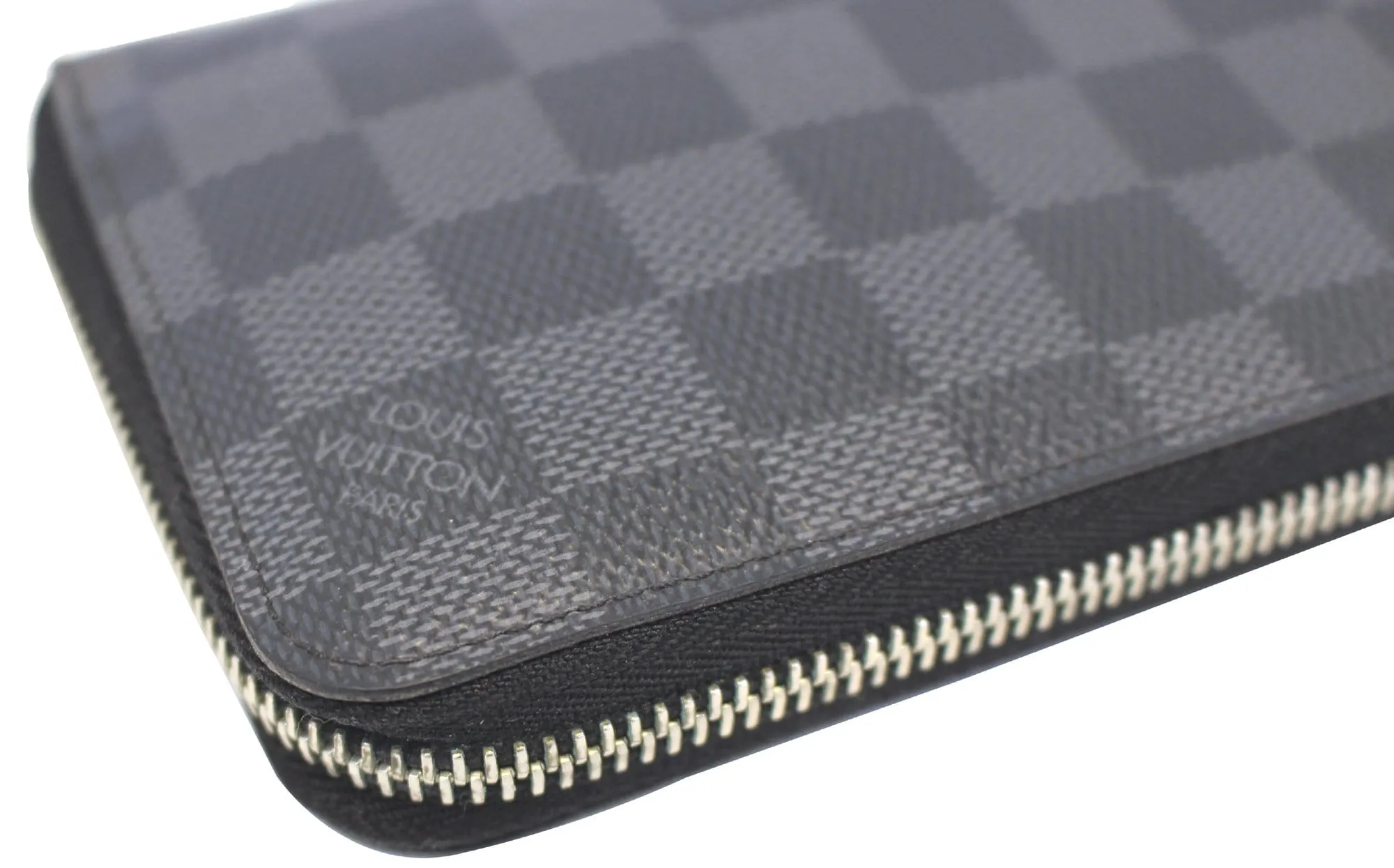 LOUIS VUITTON Damier Graphite Vertical Zippy Wallet