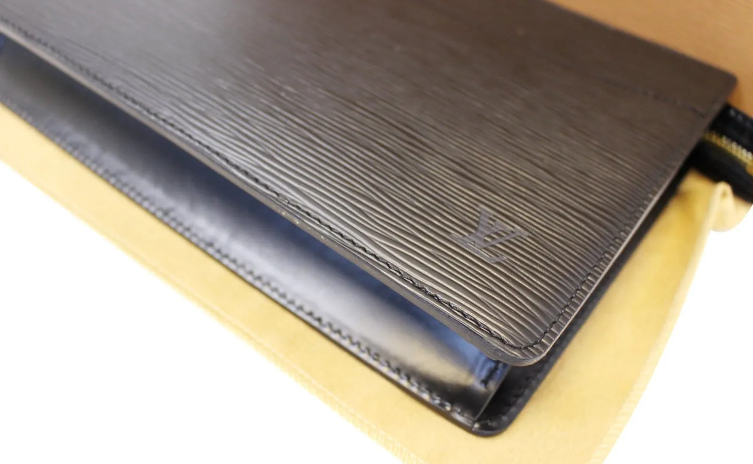 LOUIS VUITTON Epi Leather Pochette Homme Clutch