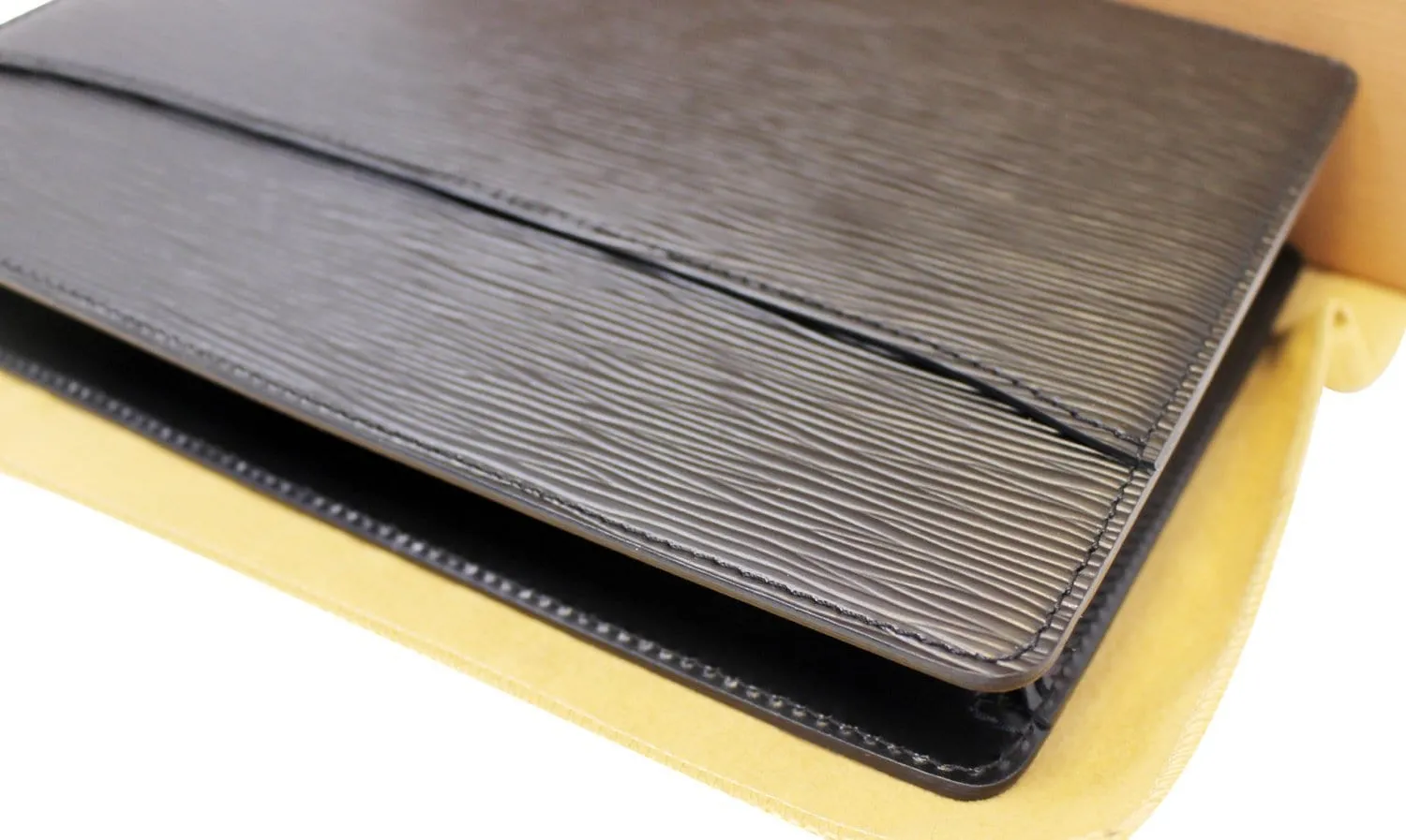 LOUIS VUITTON Epi Leather Pochette Homme Clutch