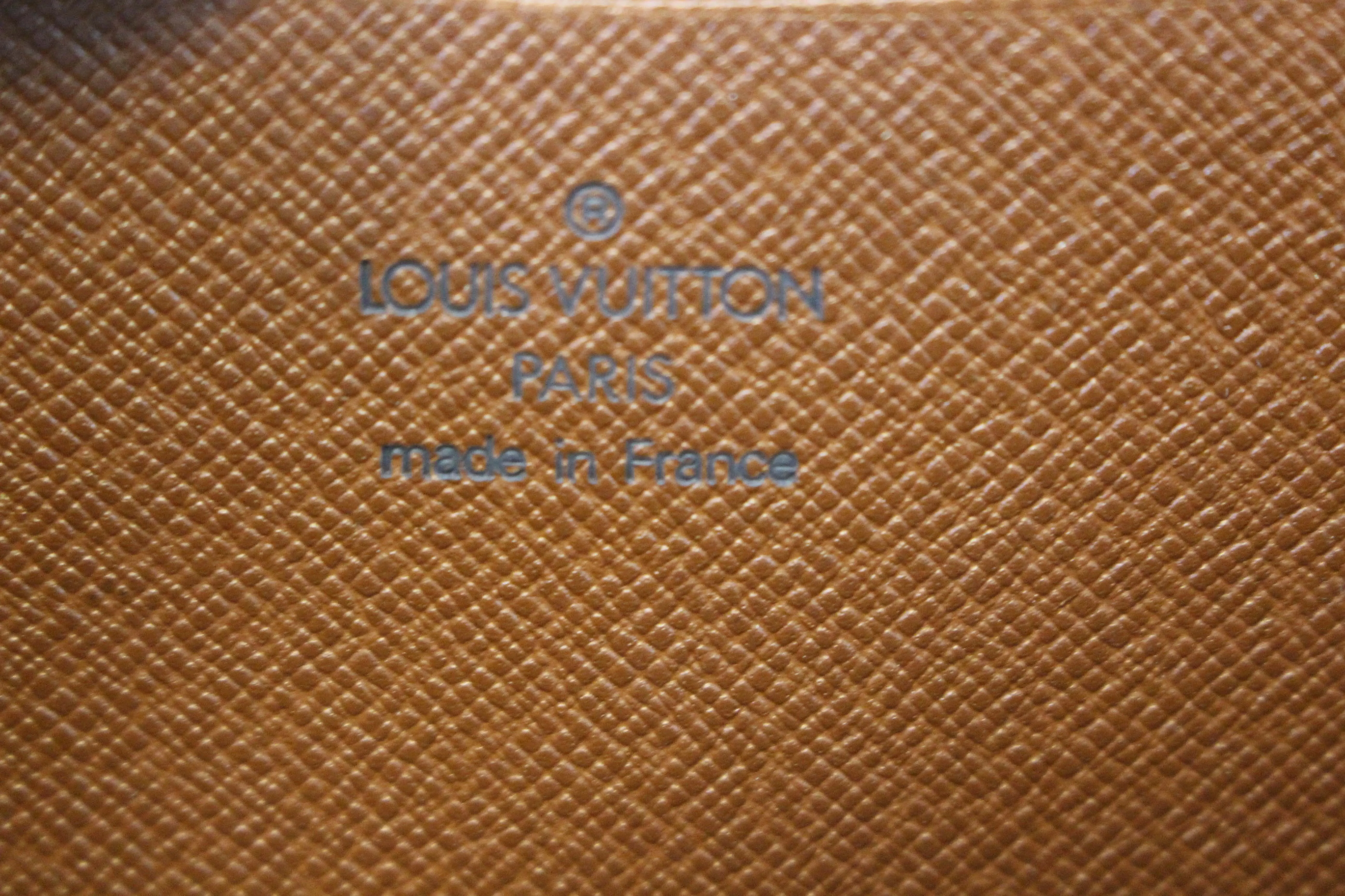 LOUIS VUITTON Monogram Zippy Wallet