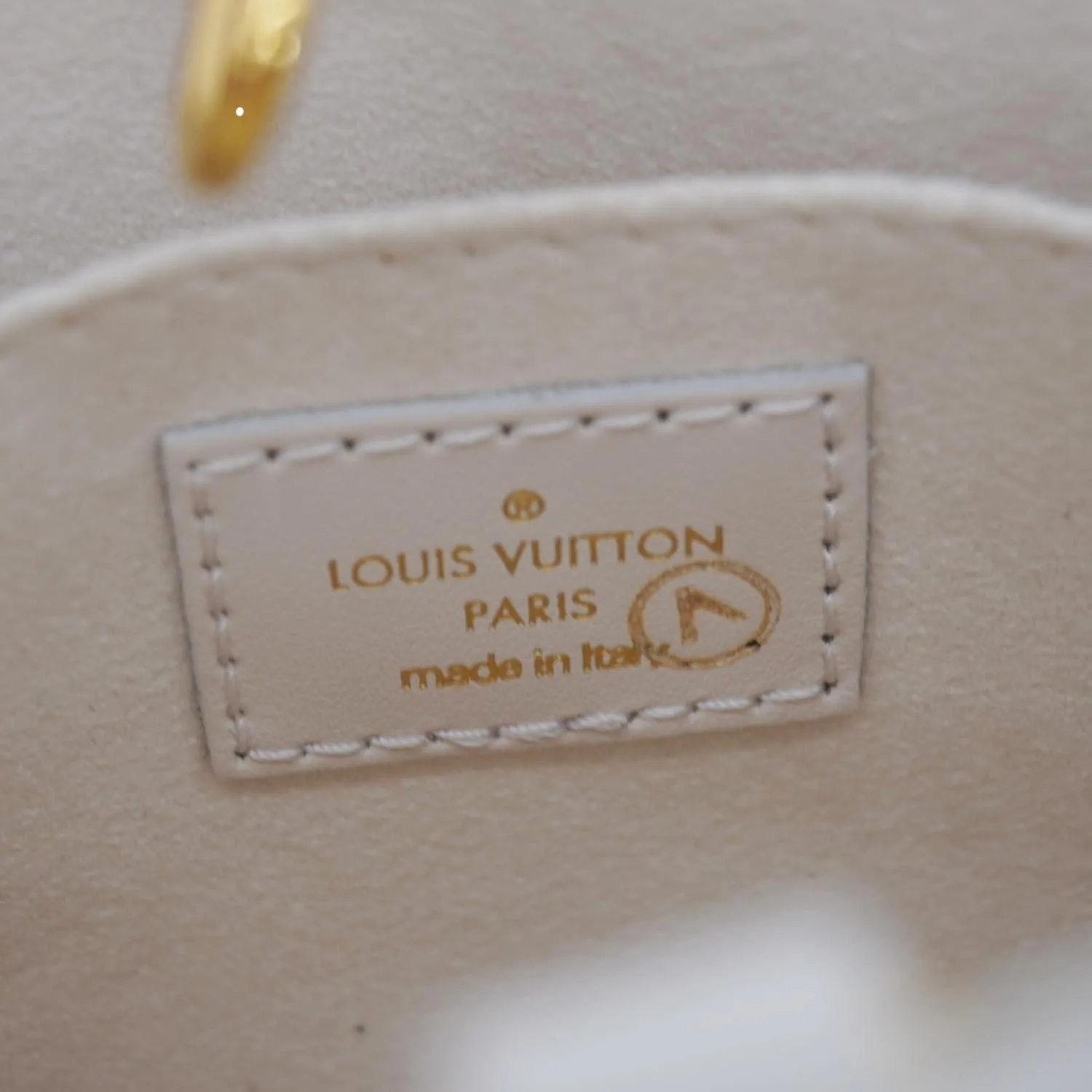 LOUIS VUITTON Onthego BB Giant Monogram Empreinte Leather Tote Shoulder Bag Cream
