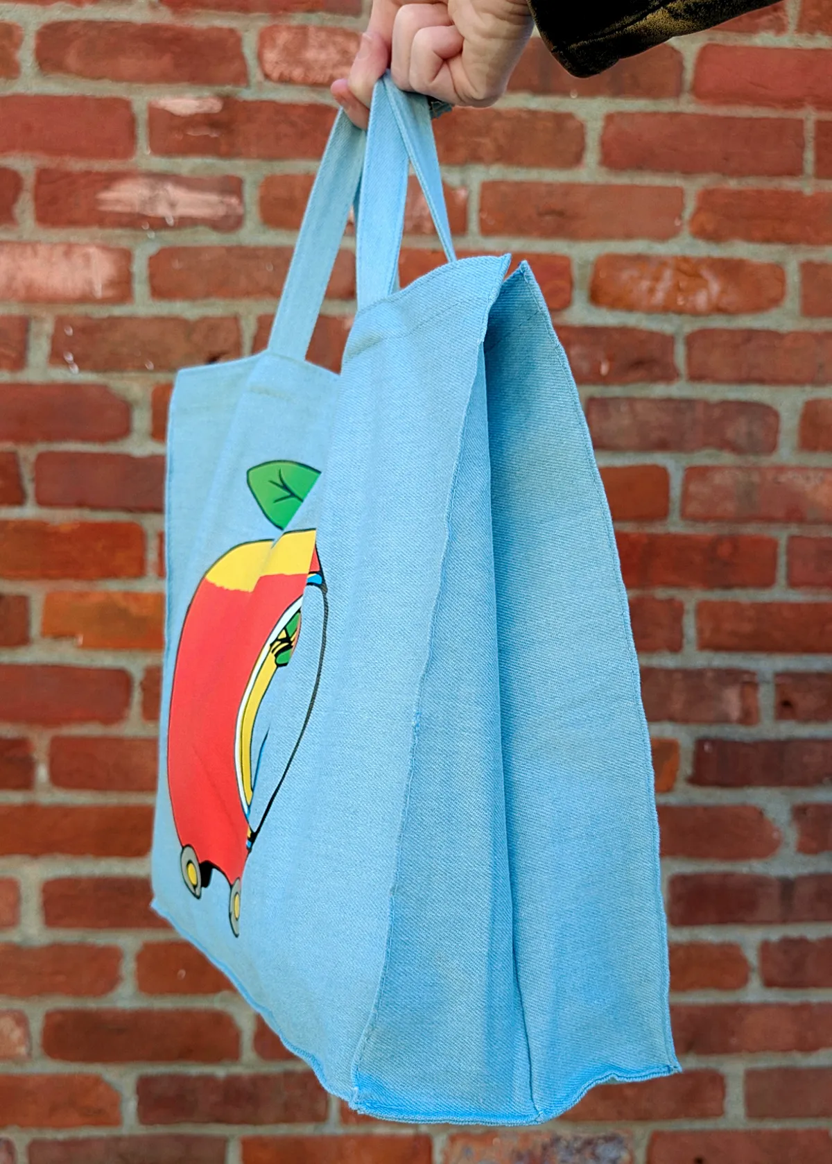 Lowly Worm Apple Car Market Tote Bag