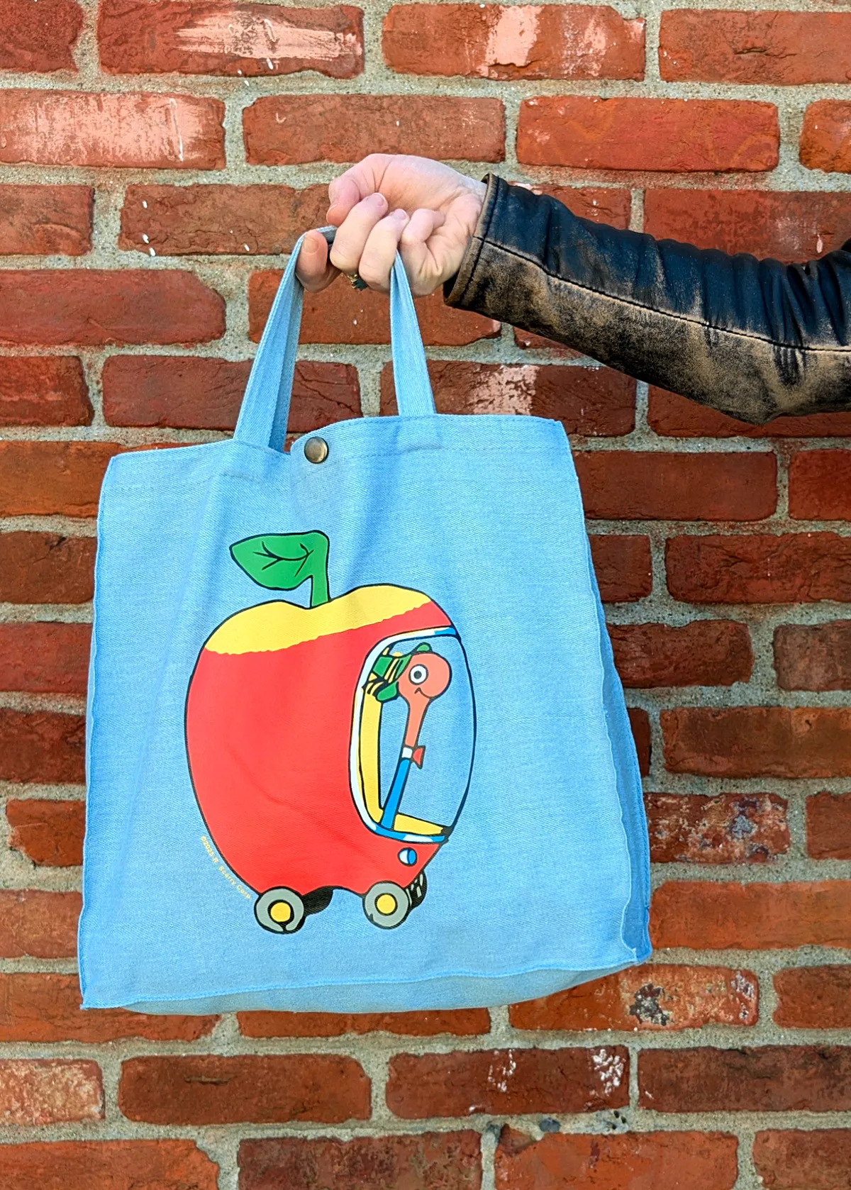 Lowly Worm Apple Car Market Tote Bag