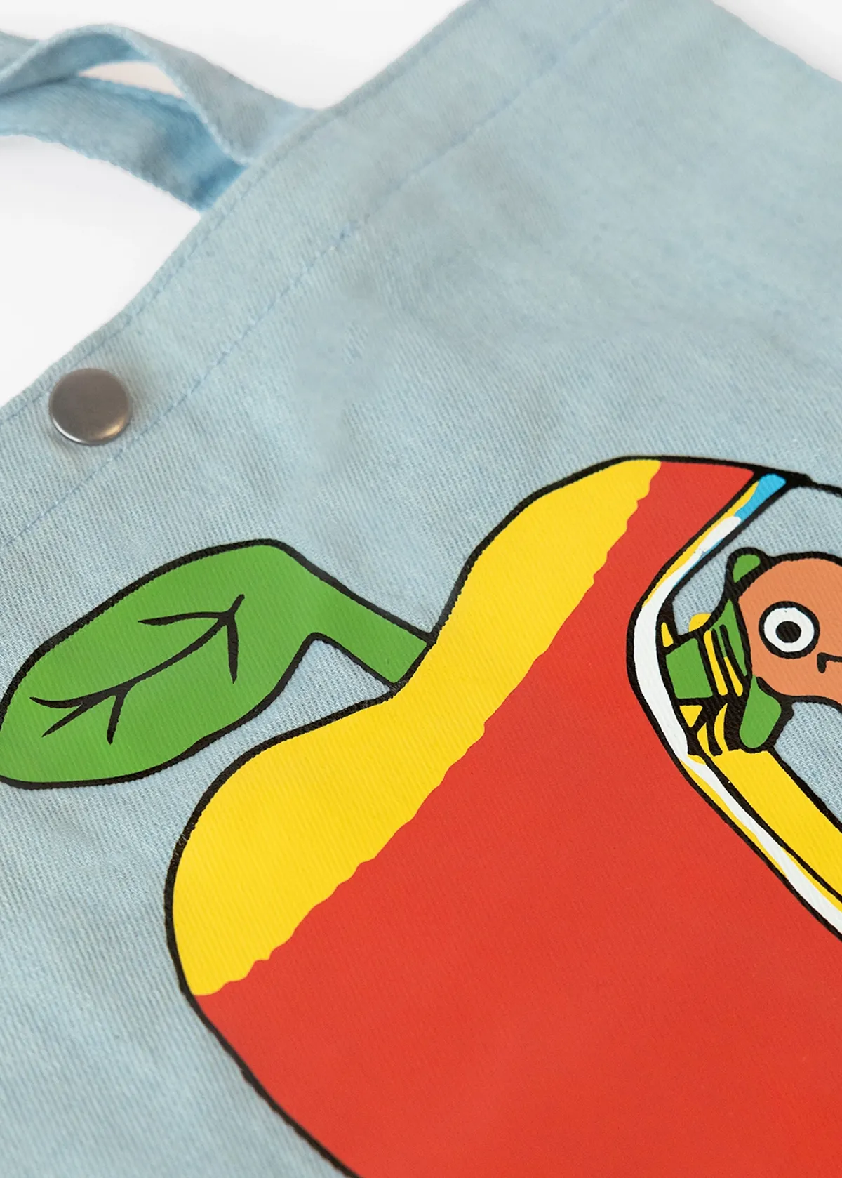Lowly Worm Apple Car Market Tote Bag