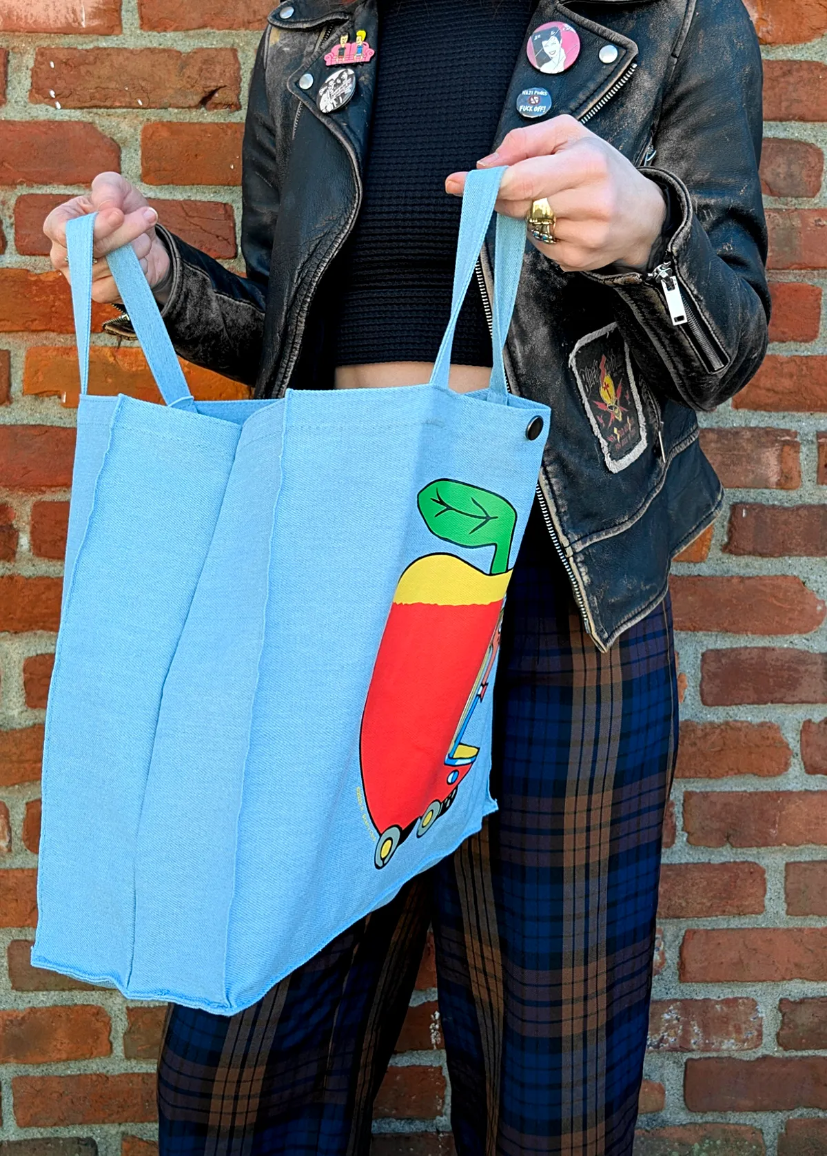 Lowly Worm Apple Car Market Tote Bag