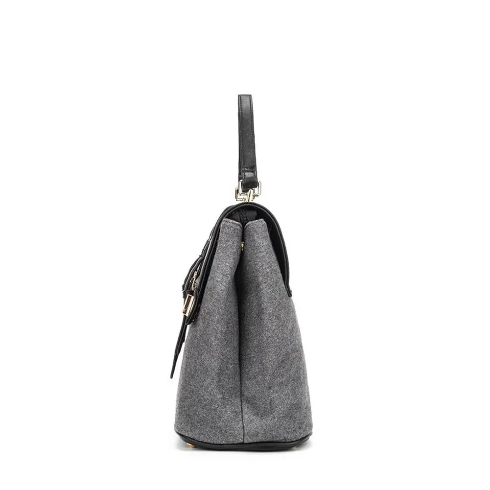 <bold>Messenger / Crossbody Bag <br>Vegan-Leather