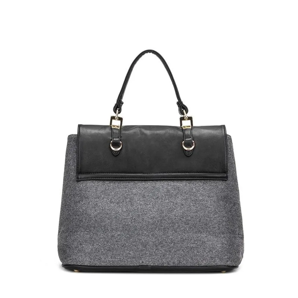 <bold>Messenger / Crossbody Bag <br>Vegan-Leather