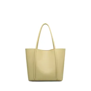 Luxurious bag made of genuine leather with large capacity