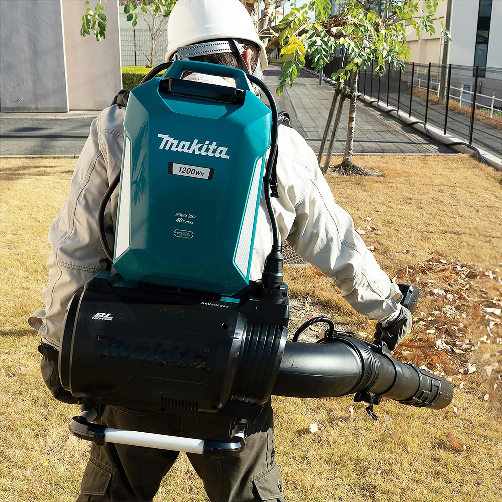Makita Leaf Blower Backpack 18V 40V LXT XGT Compatible Brushless Cordless 22N Garden Grass Clippings Bare Unit Body Only UB002CZ