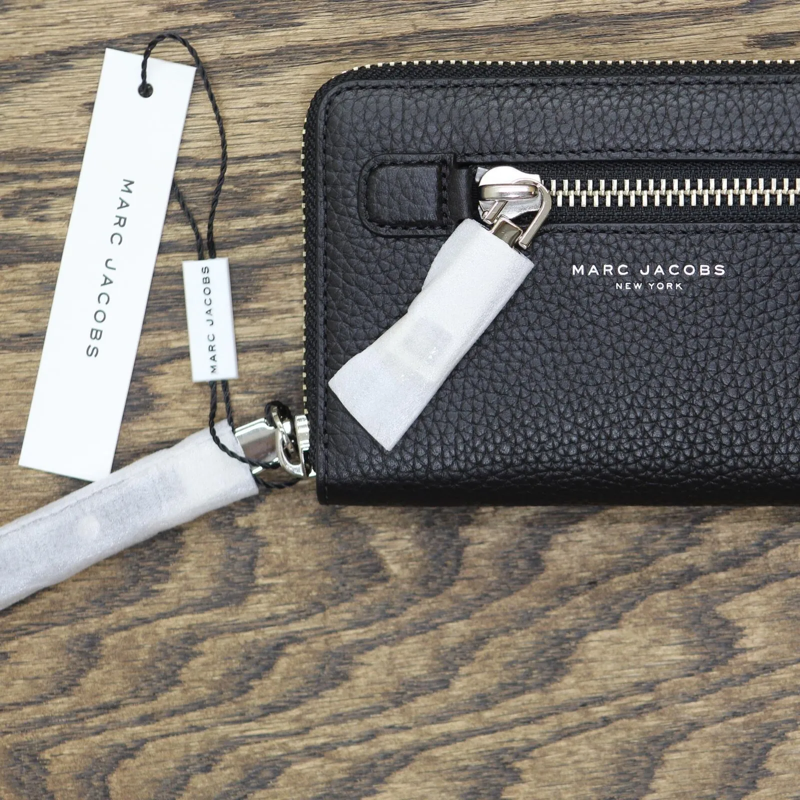 Marc Jacobs Women's 'Gotham City' Leather Phone Wallet