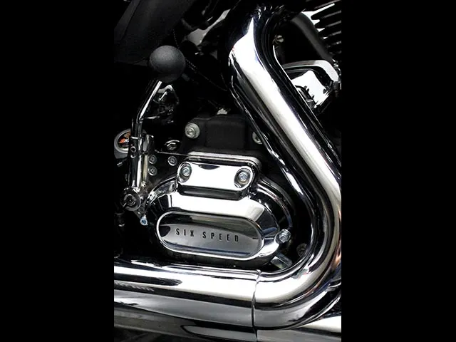 Mechanical Reverse: 5 Speed - Hydraulic Clutch