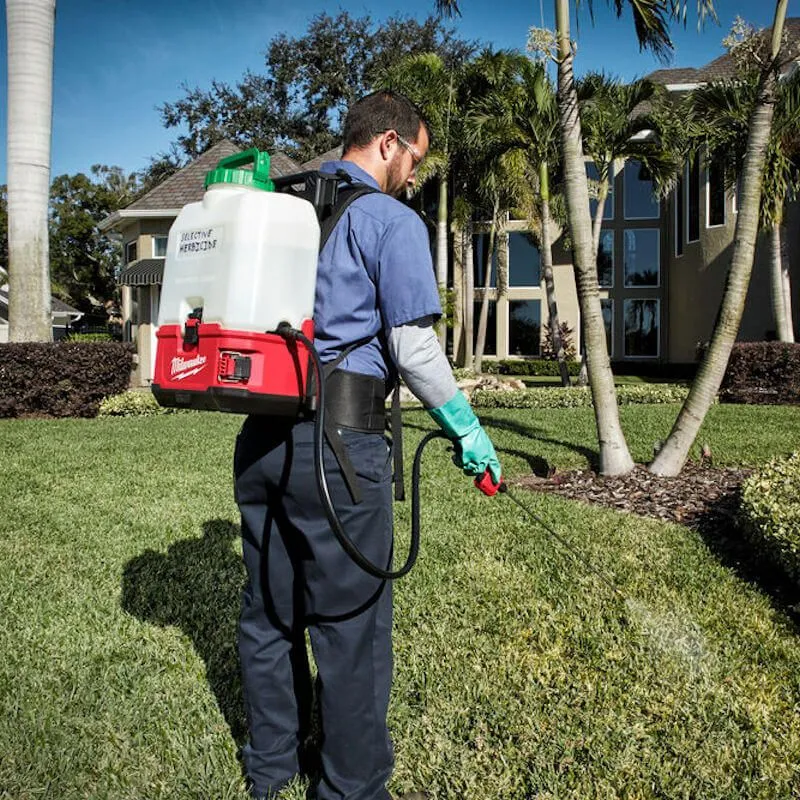 Milwaukee - M18BPFPH-401 18V With Battery Back Pack Fluid Pump