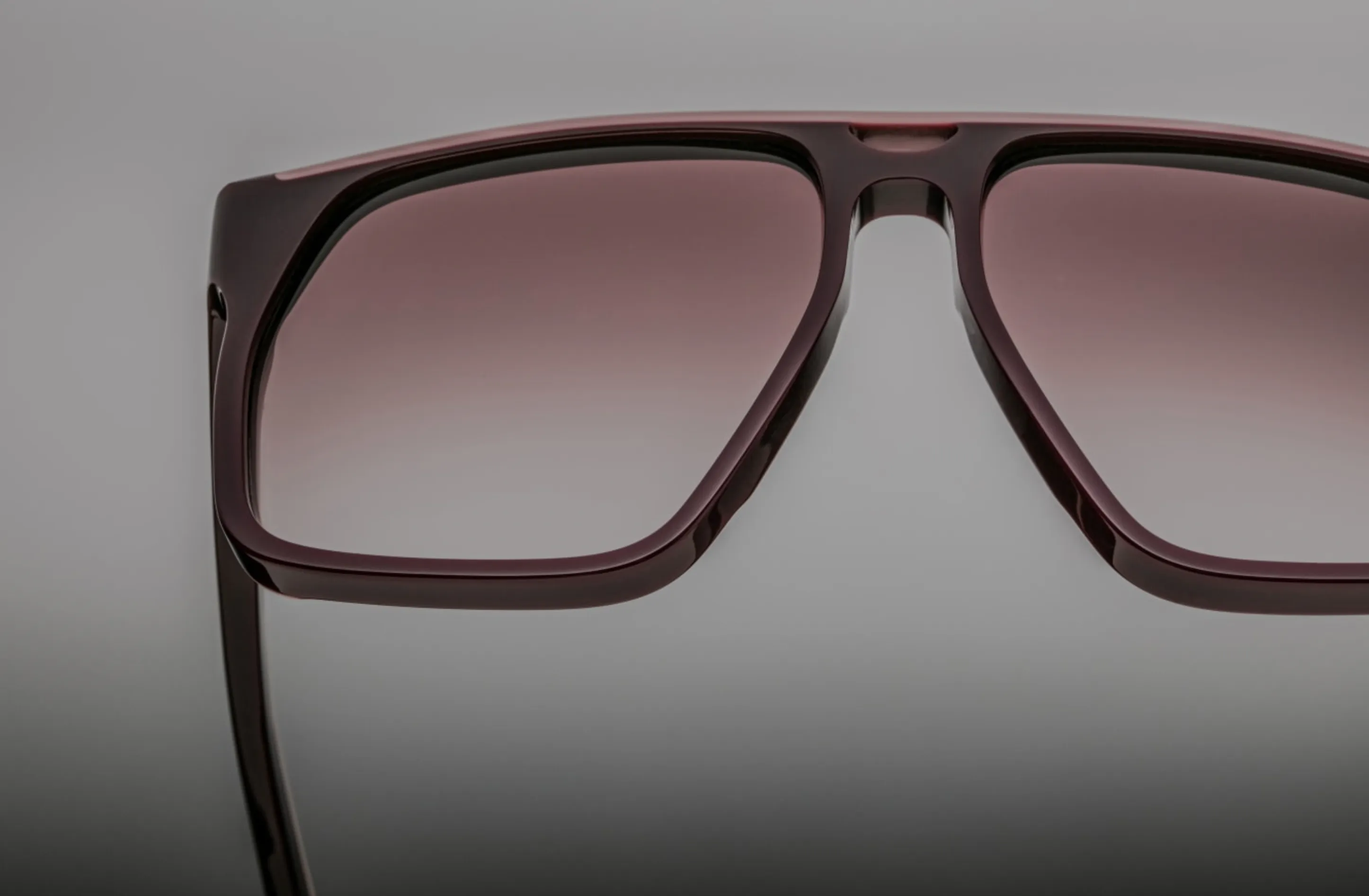NEPTUNE-Port / Berry Gradient / Silver