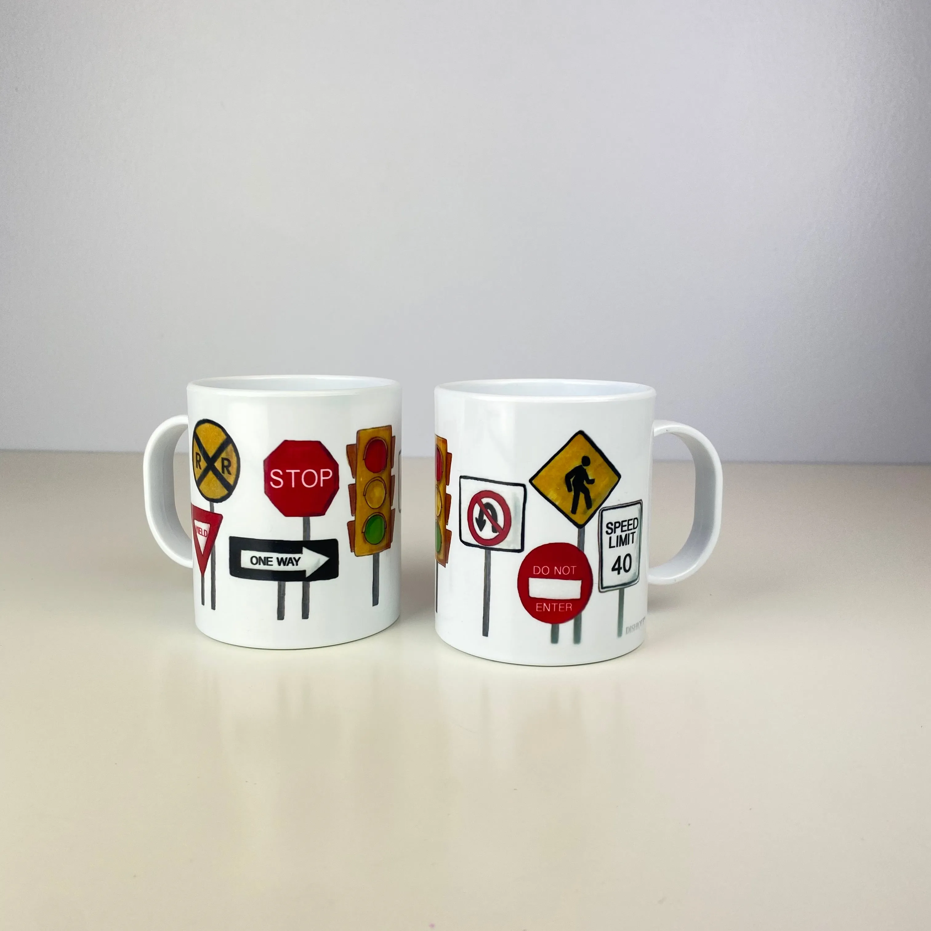 On the Go Street Signs 11 oz. Plastic Mug