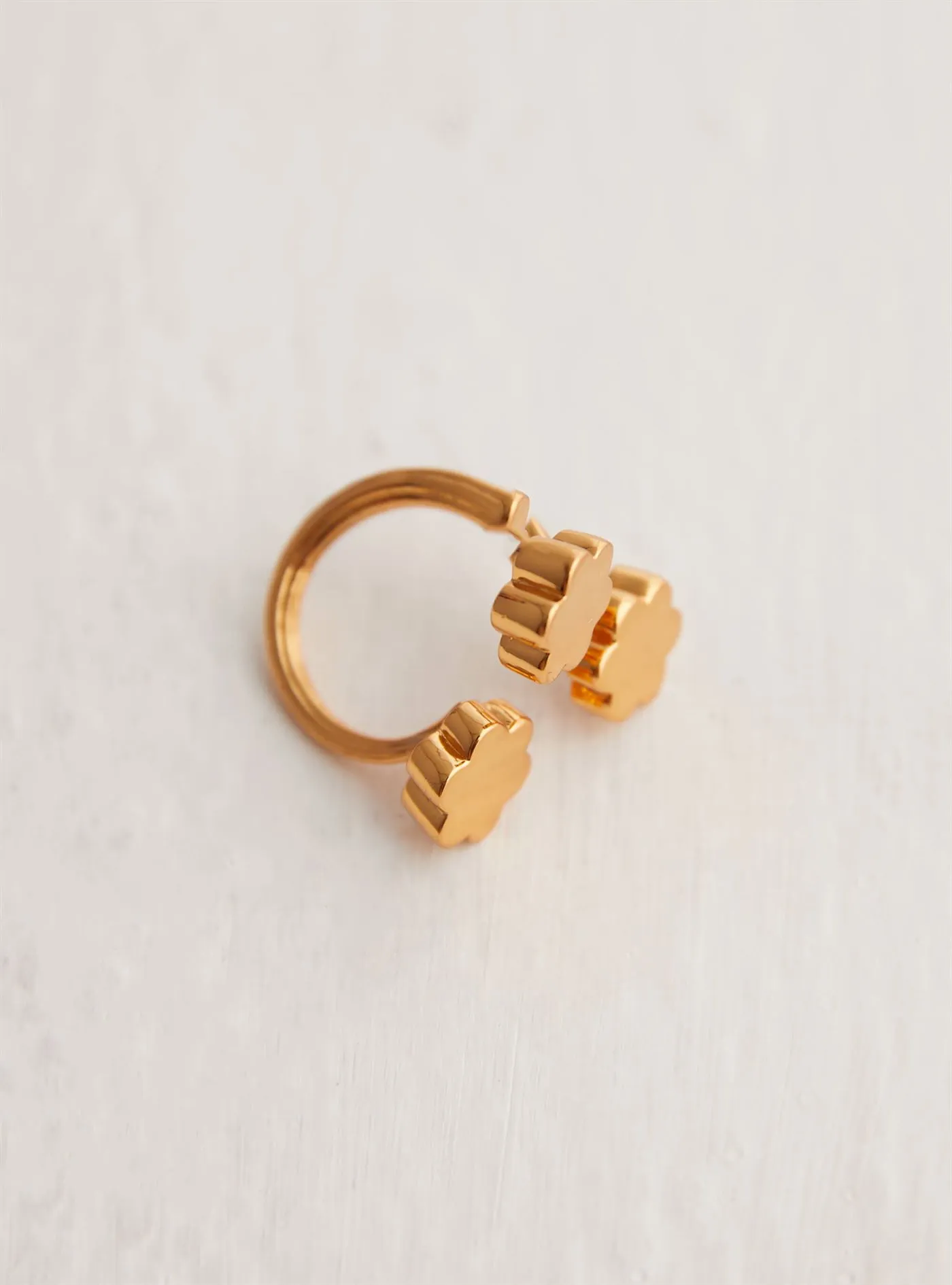Outhouse   I   Oh Poppi Kenmare Clump Ring Brass, Gold Accessories OHAW21RI401