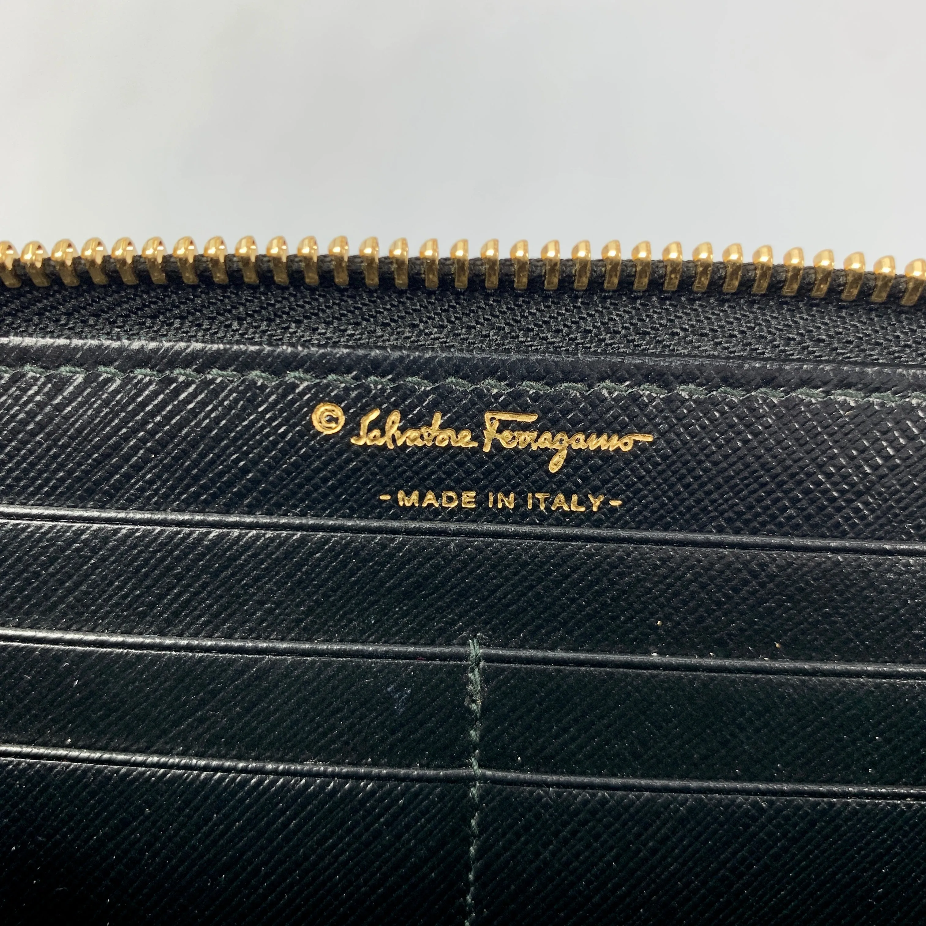 Salvatore Ferragamo Vara Bow Continental Cross Grain Wallet in Black