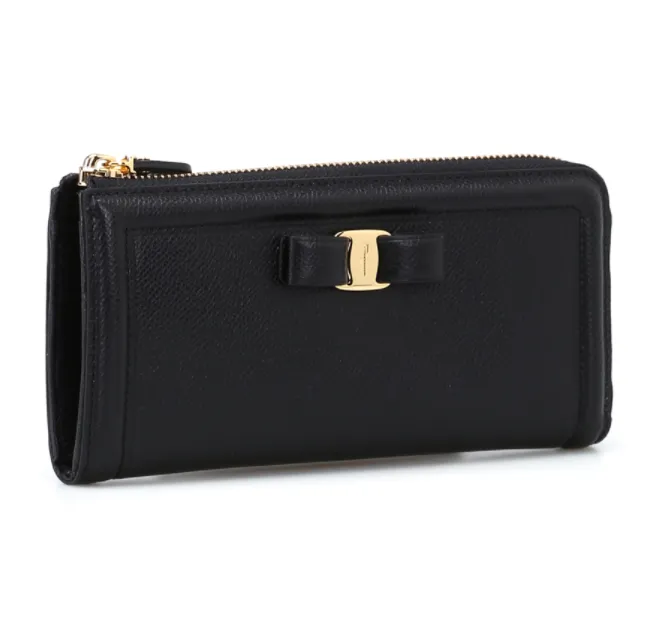 Salvatore Ferragamo Vara Bow Continental Cross Grain Wallet in Black