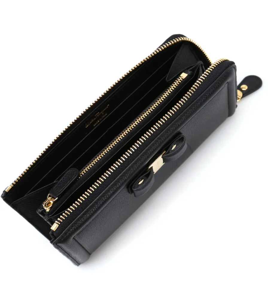 Salvatore Ferragamo Vara Bow Continental Cross Grain Wallet in Black