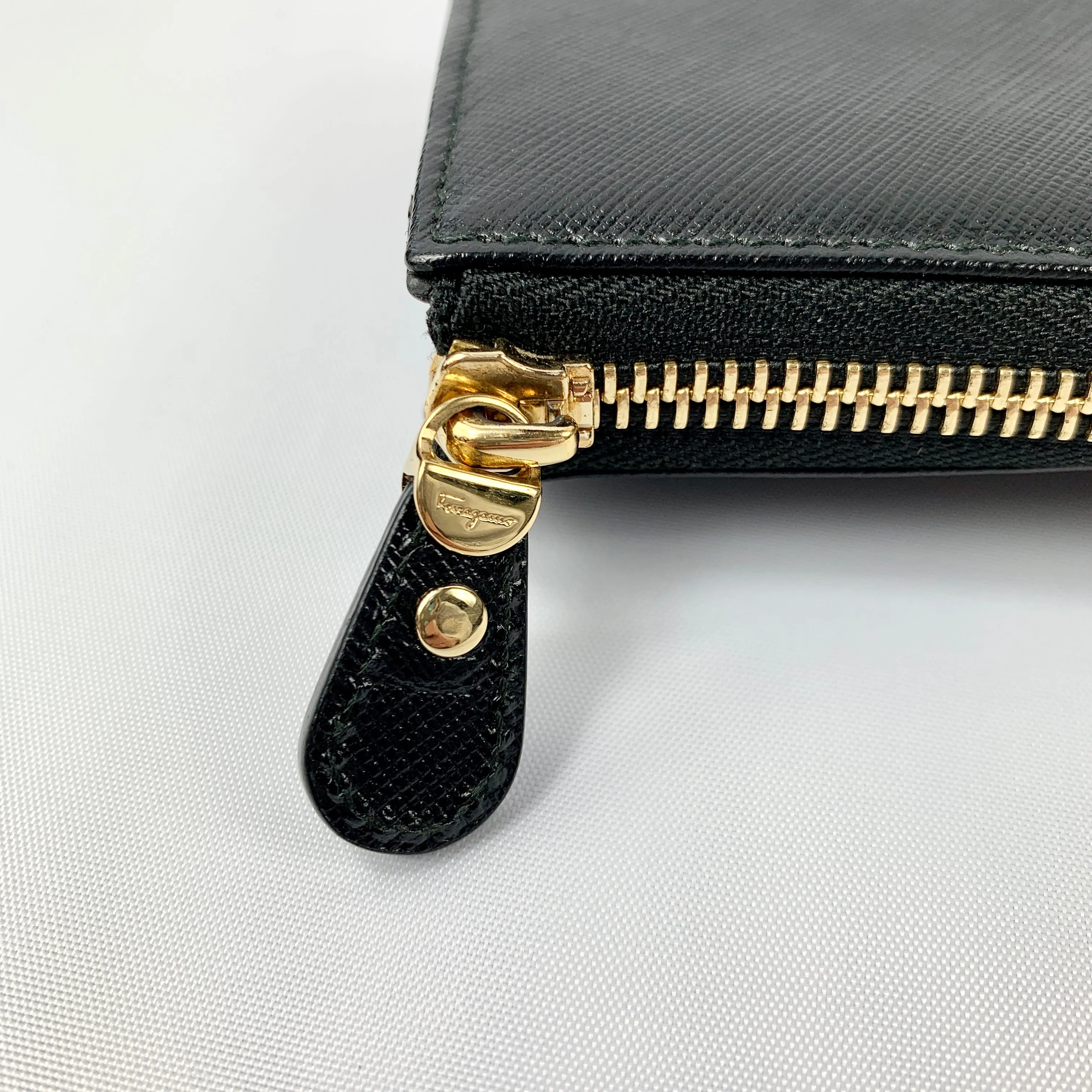 Salvatore Ferragamo Vara Bow Continental Cross Grain Wallet in Black