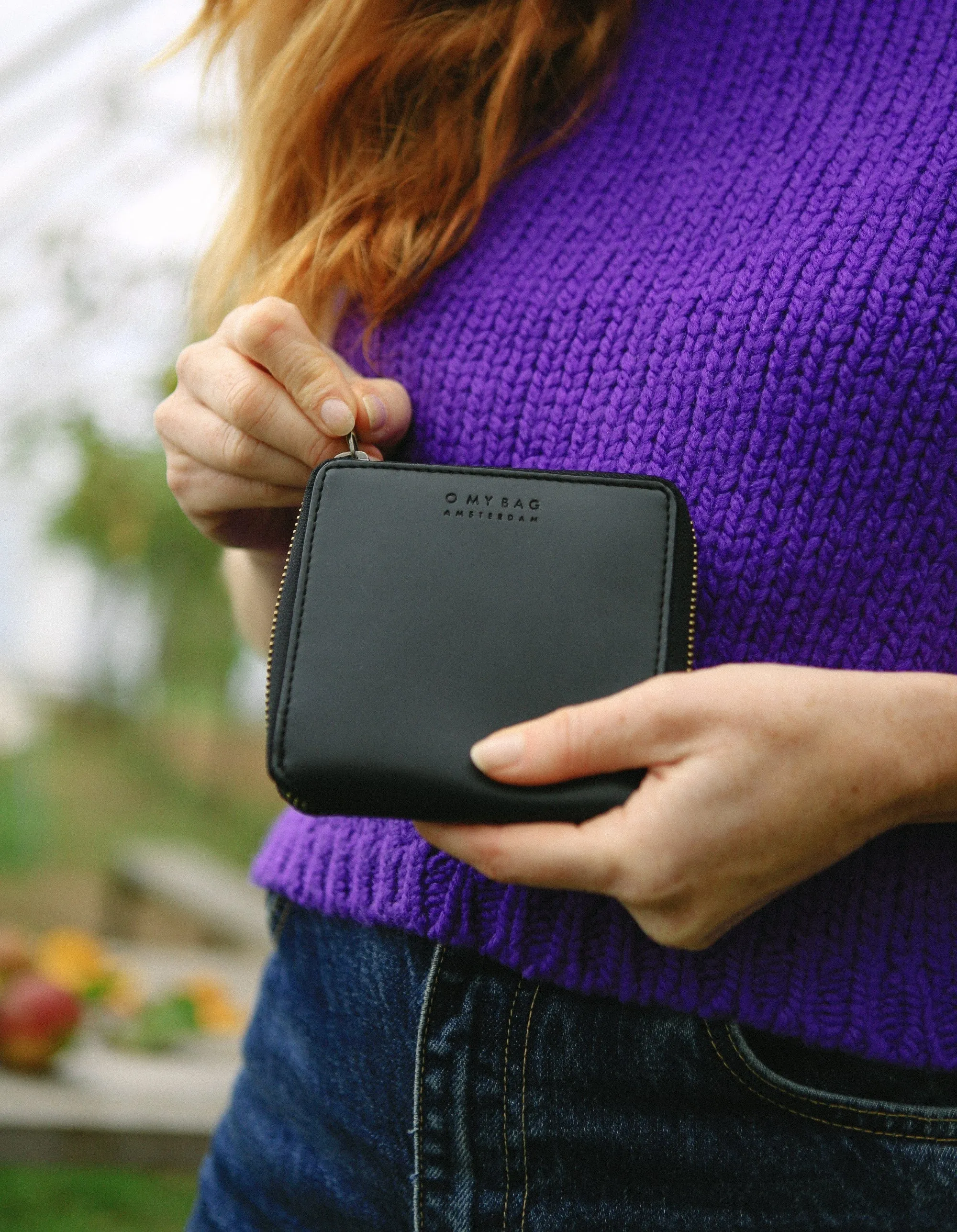 Sonny Apple Leather Square Wallet | Black