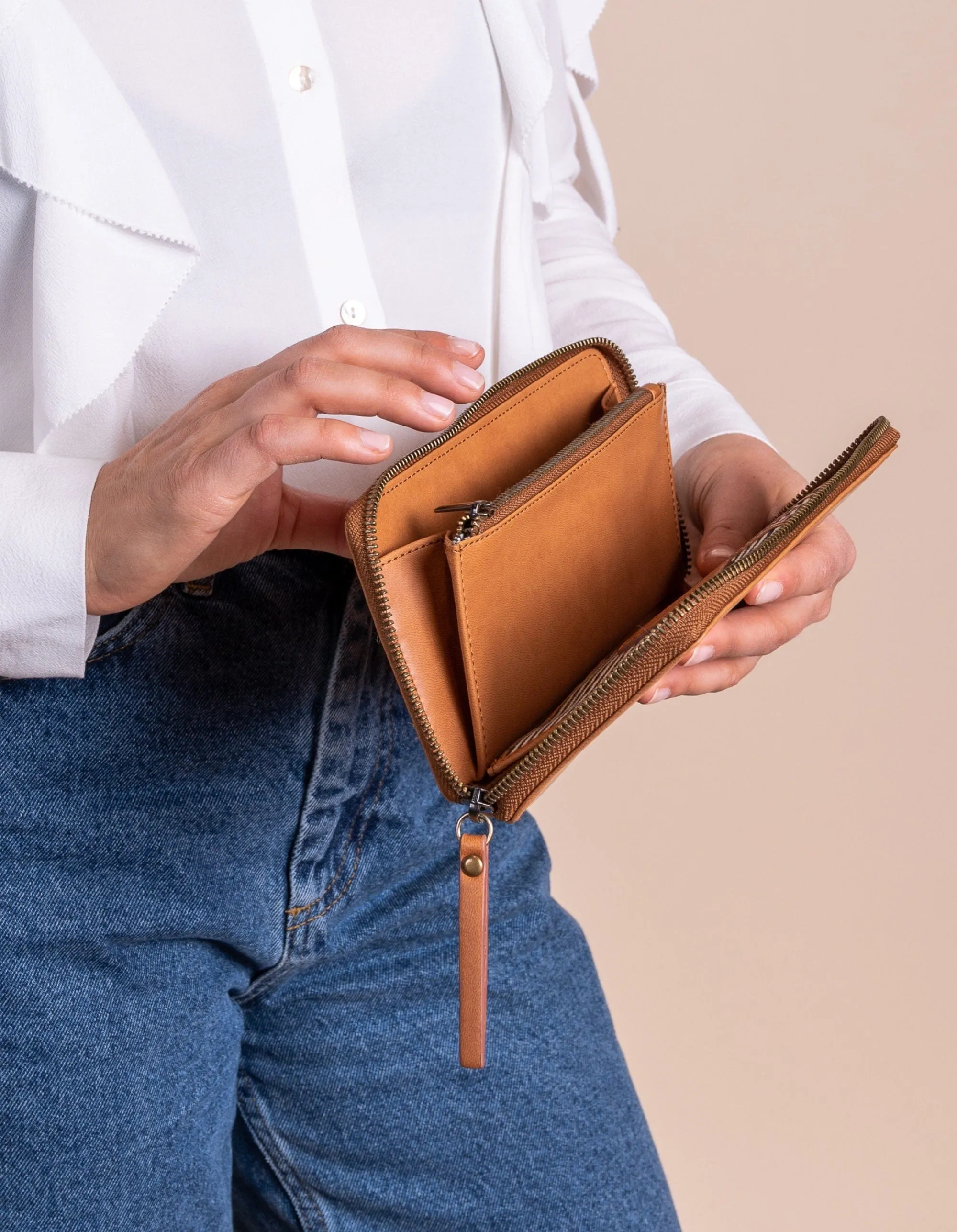 Sonny Apple Leather Vegan Uppeal™ Wallet | Cognac