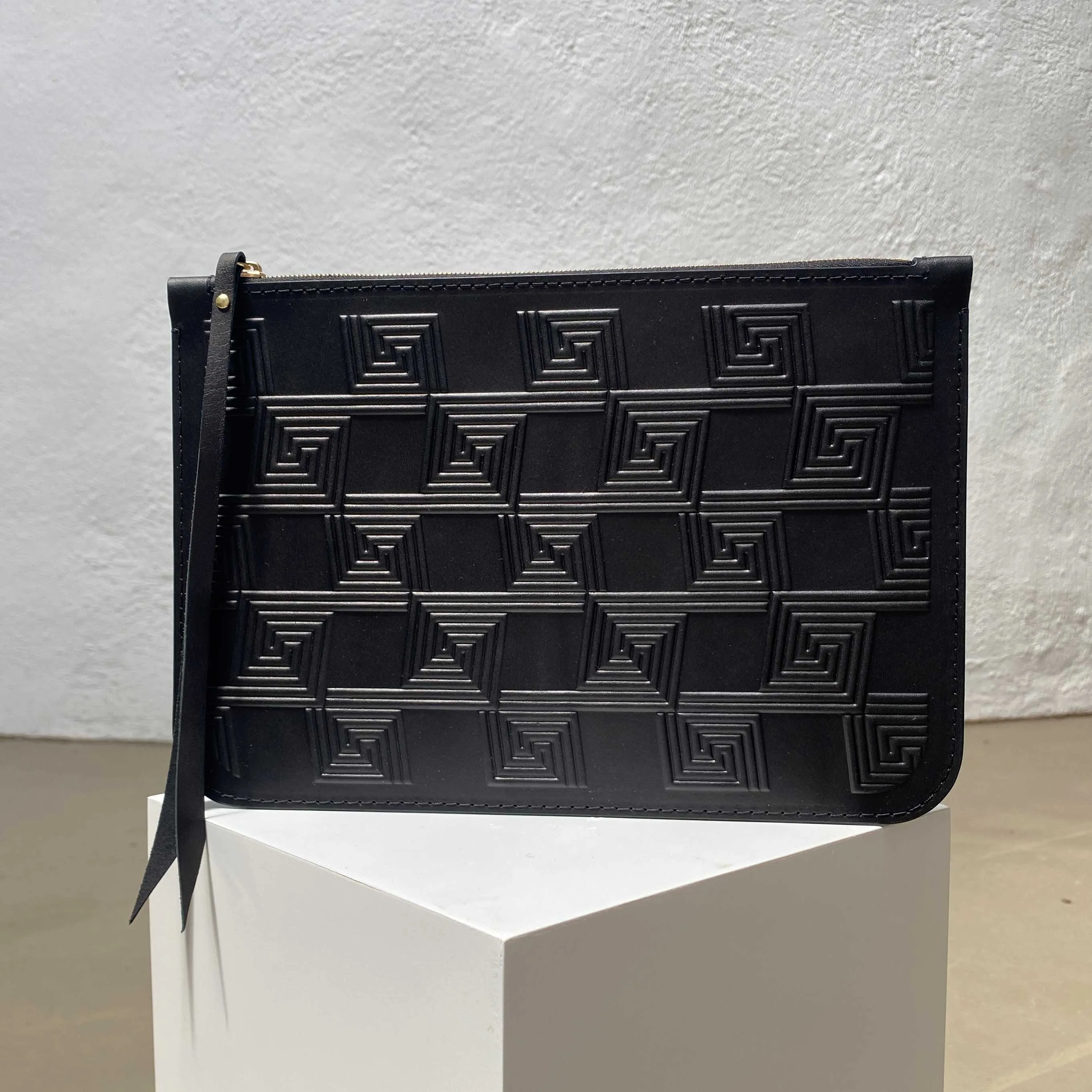 SS'25 The Pouch