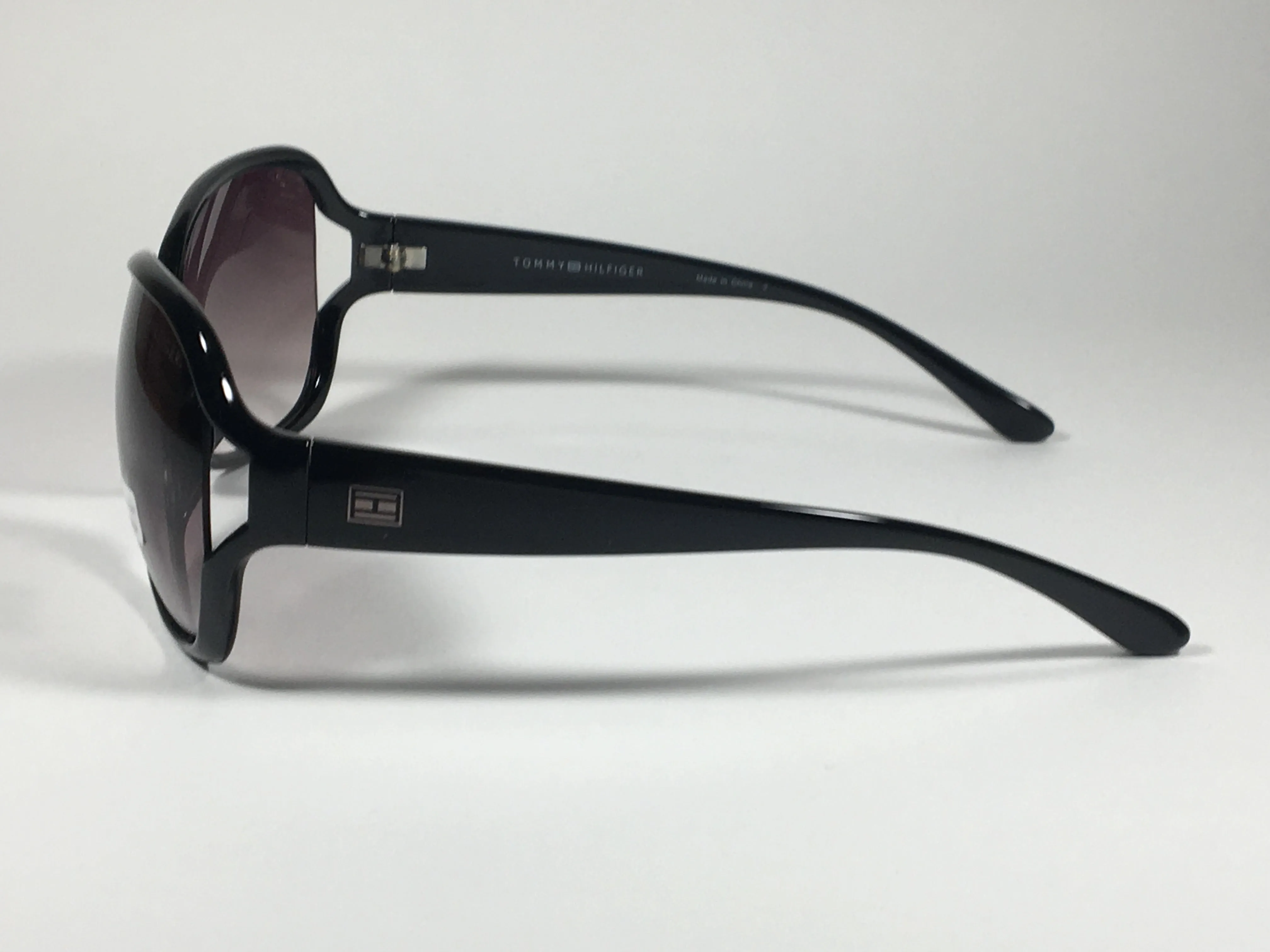 Tommy Hilfiger "Trista" Oversize Vented Sunglasses Black Gloss Frame Smoke Gradient Lens WP OL33